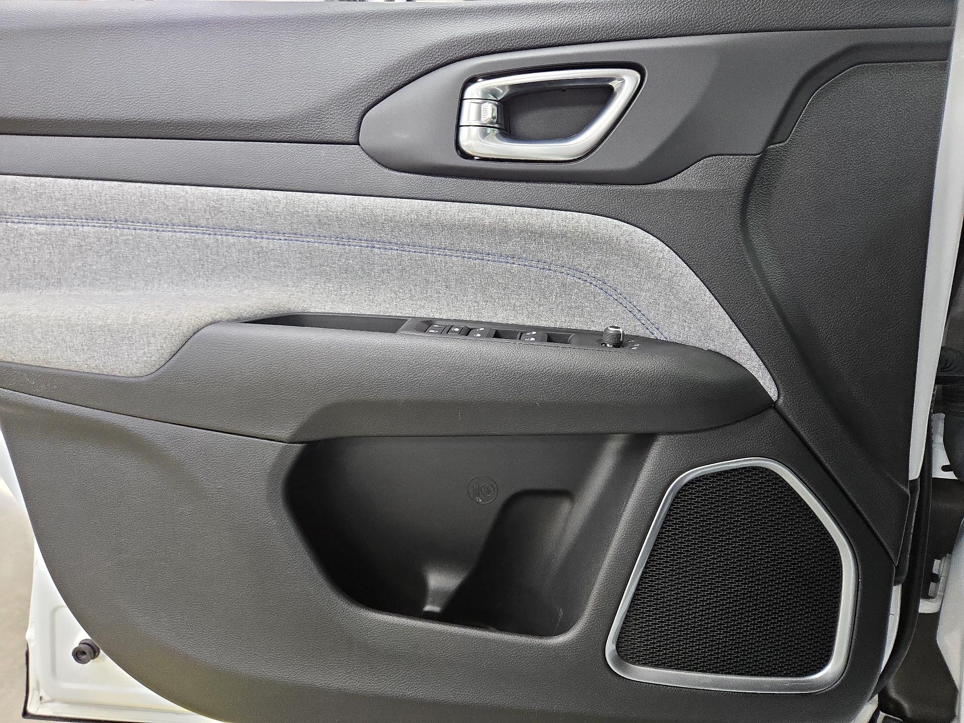 Thumbnail: 2022 Jeep Compass - 12