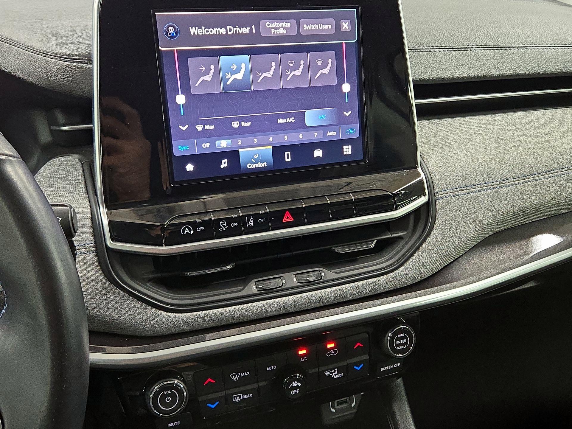 Thumbnail: 2022 Jeep Compass - 16