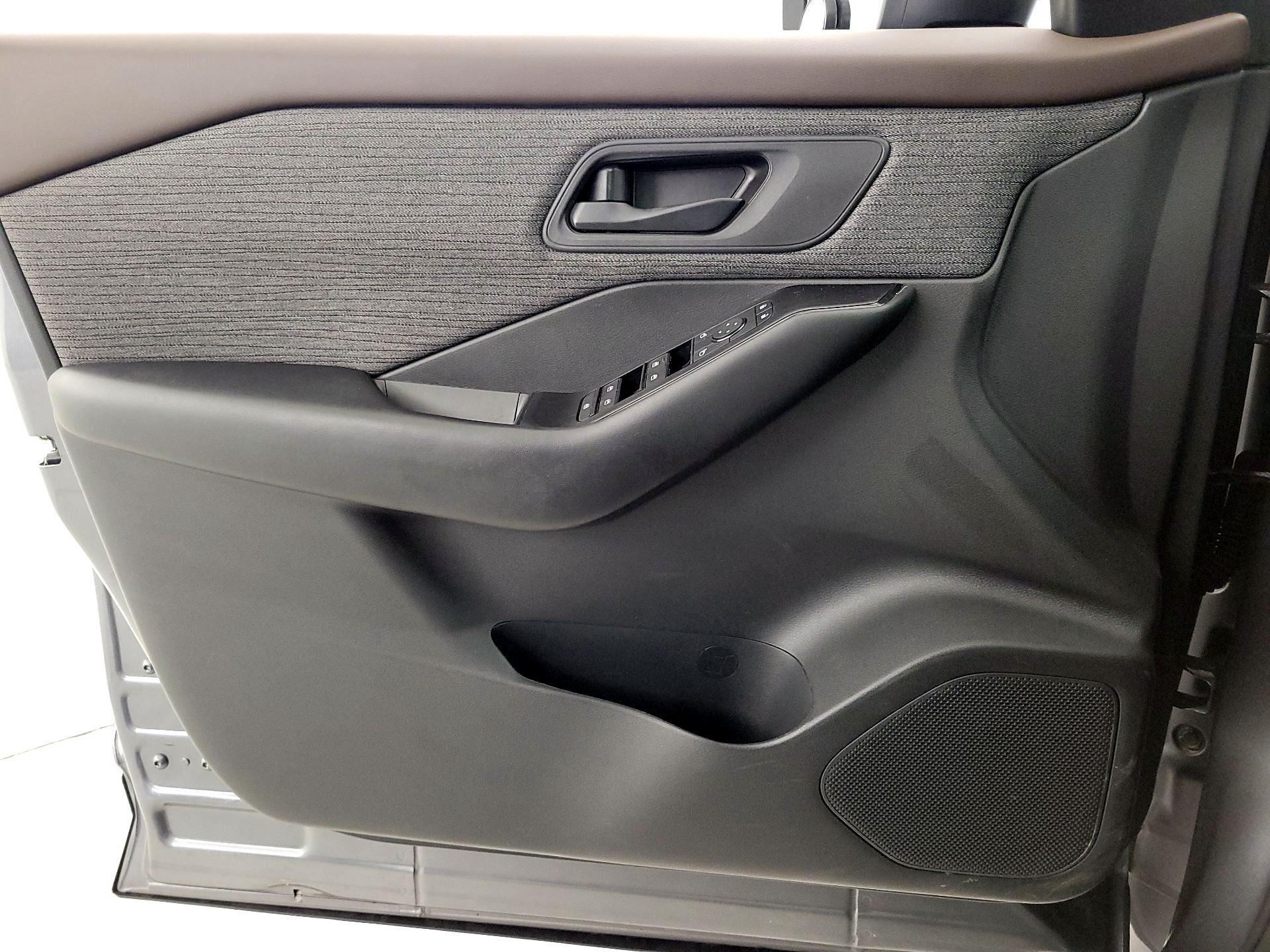 Thumbnail: 2023 Nissan Rogue - 12