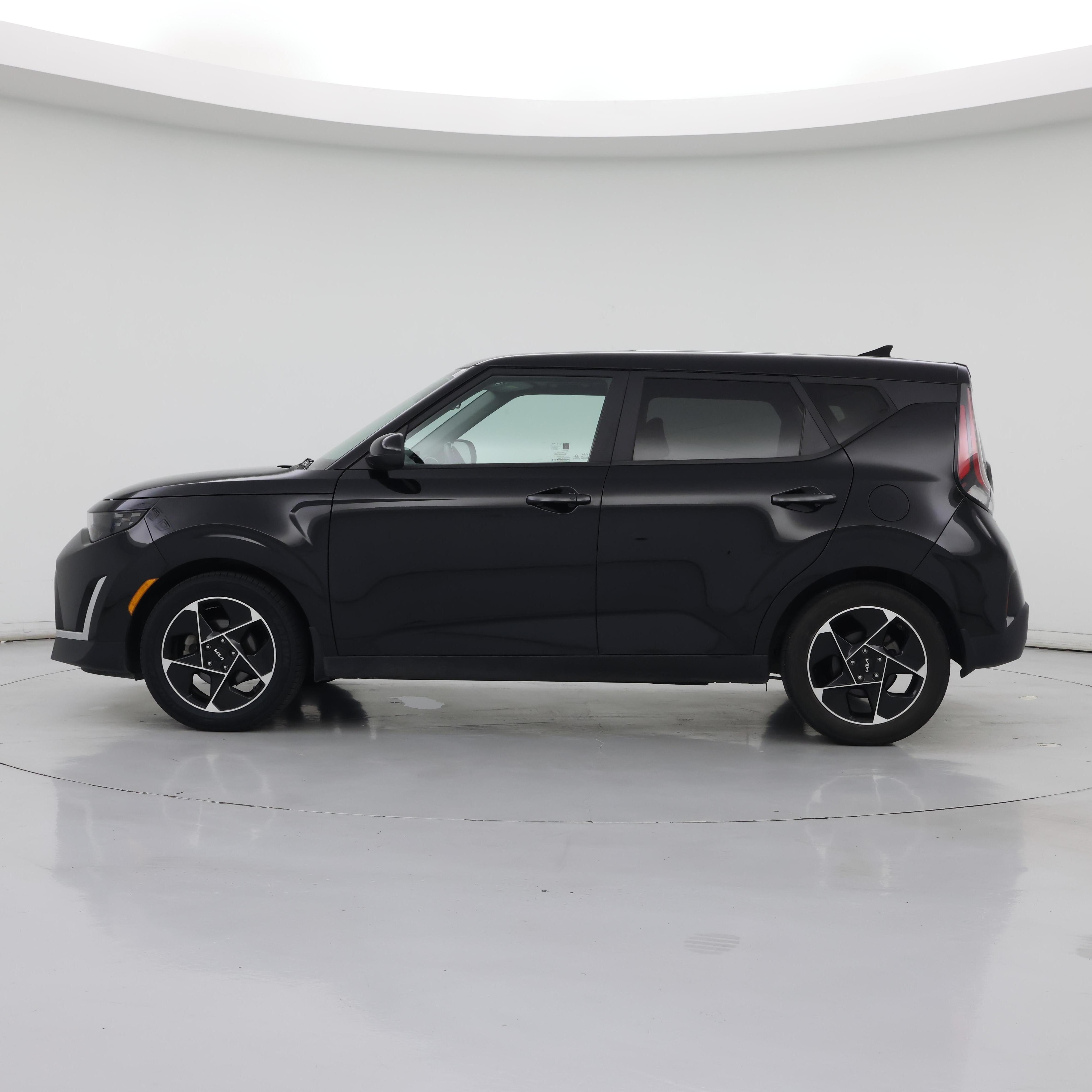 Thumbnail: 2023 Kia Soul - 3