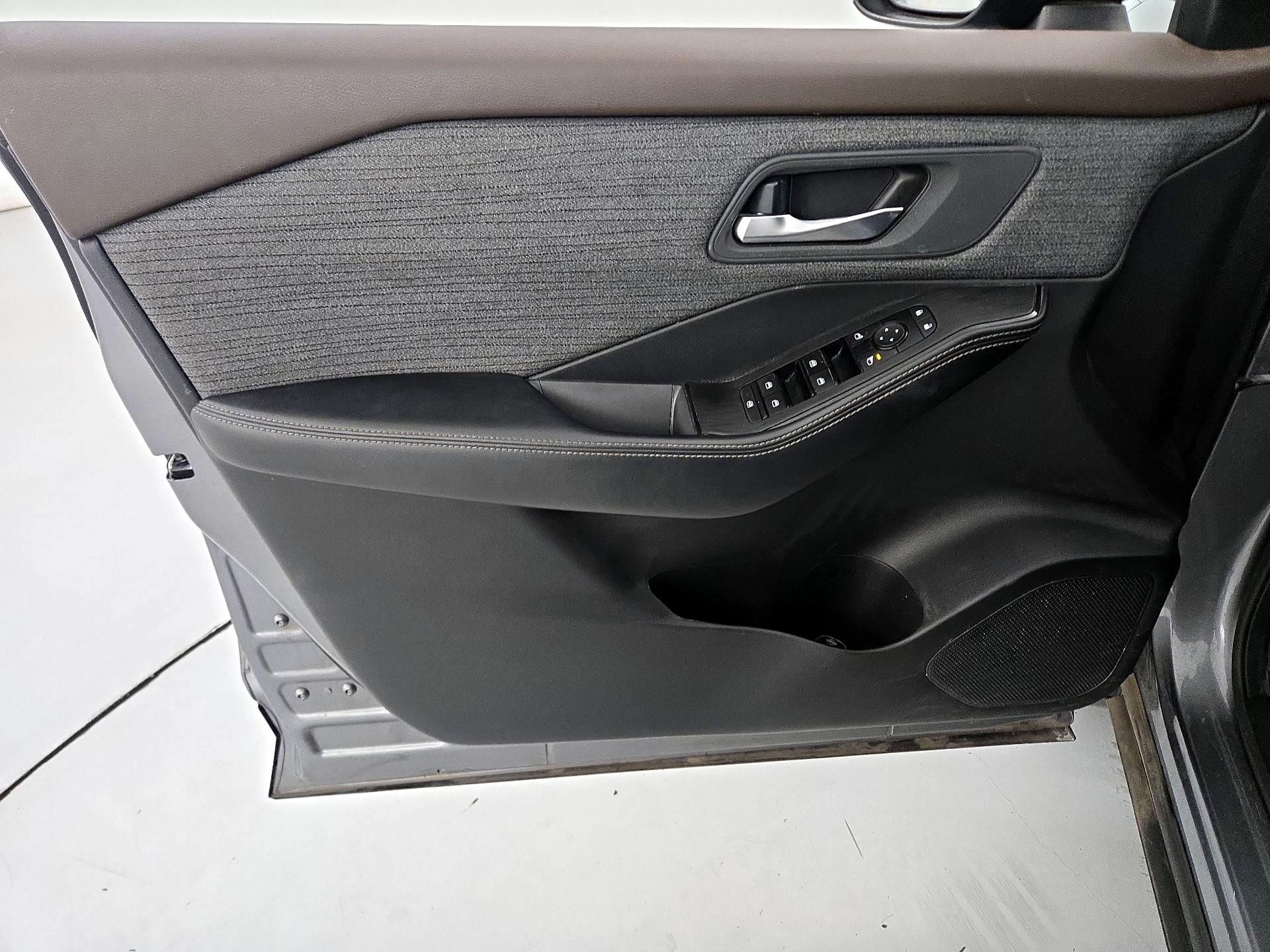 Thumbnail: 2023 Nissan Rogue - 12