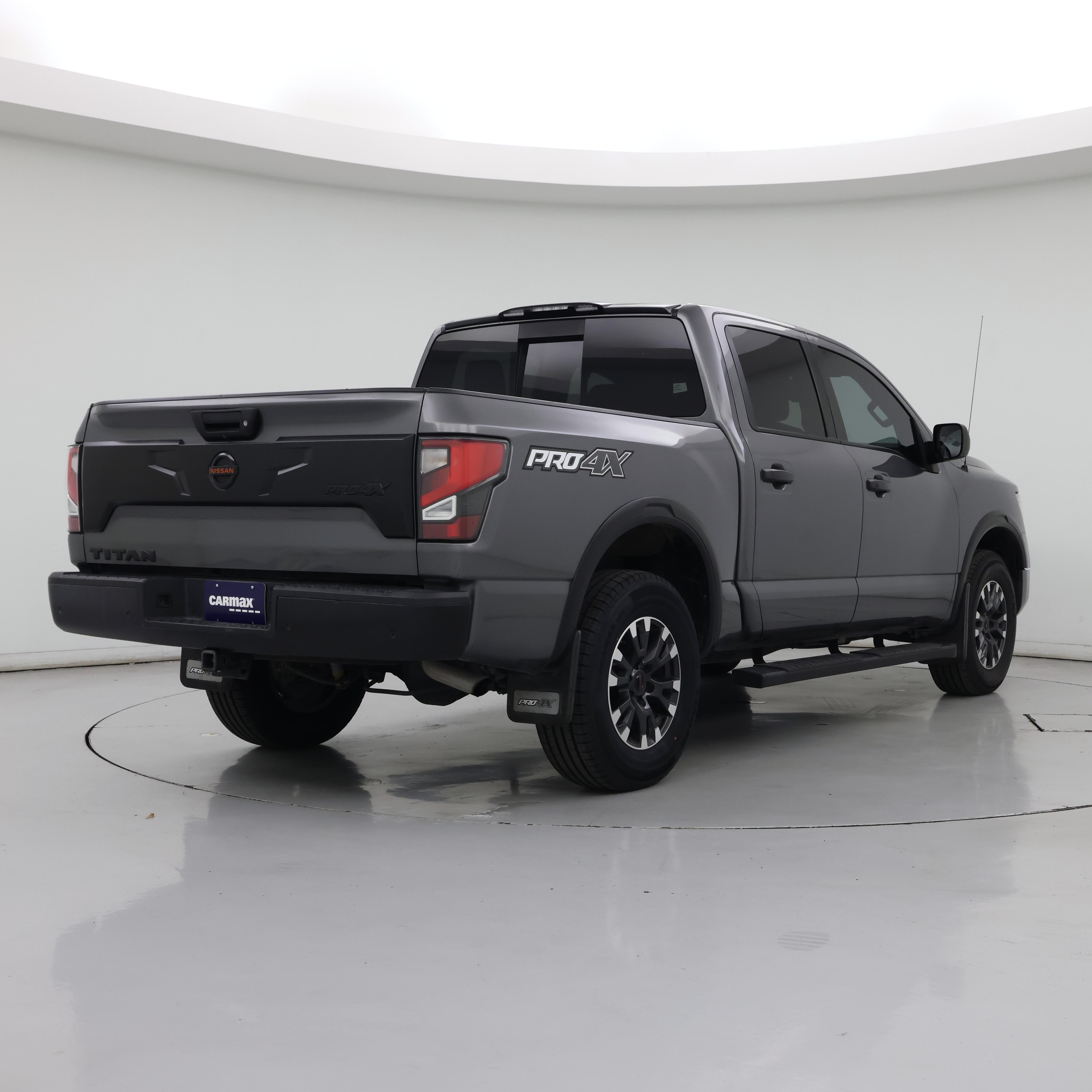 Thumbnail: 2021 Nissan Titan - 8