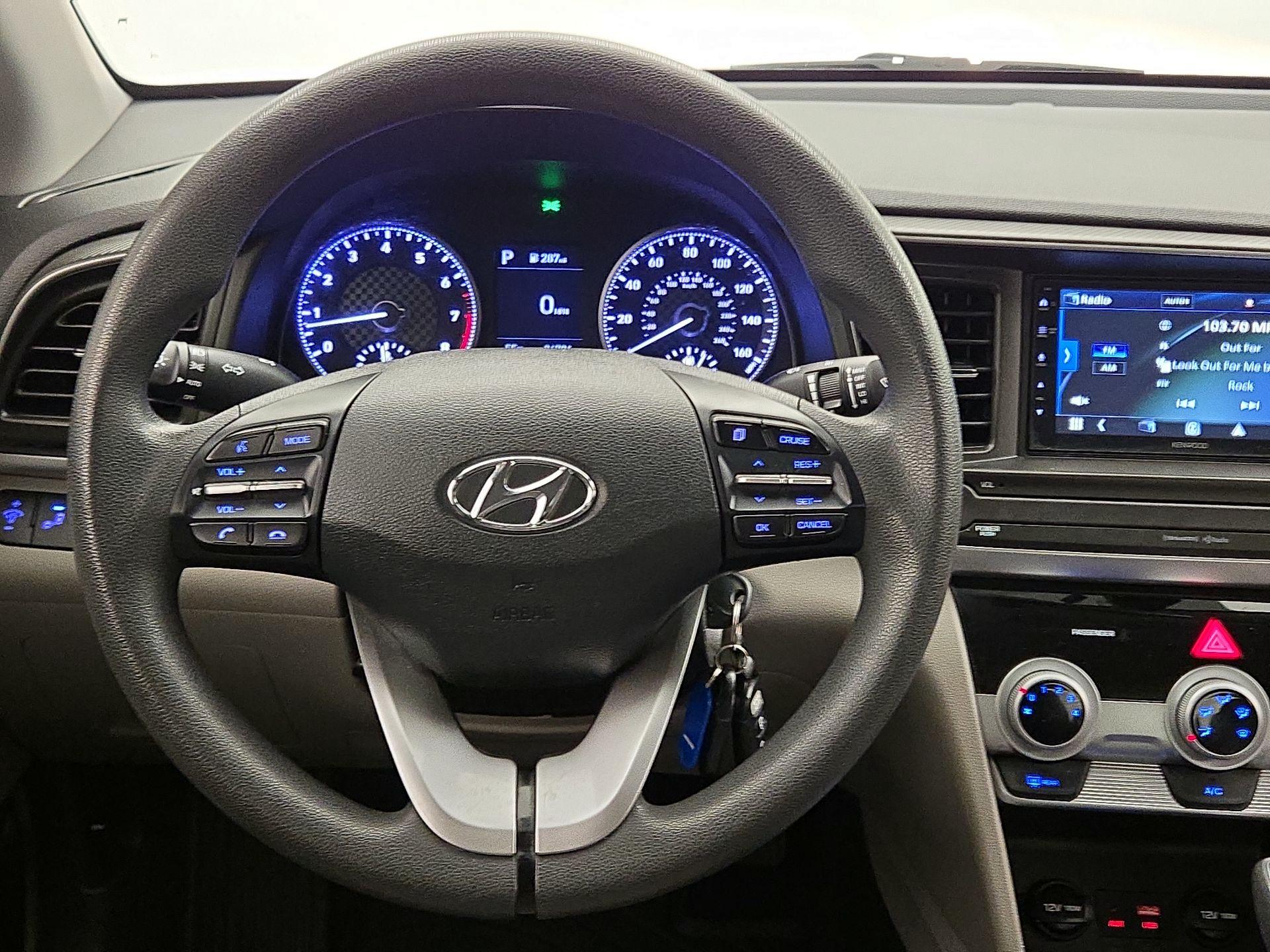 Thumbnail: 2019 Hyundai Elantra - 10