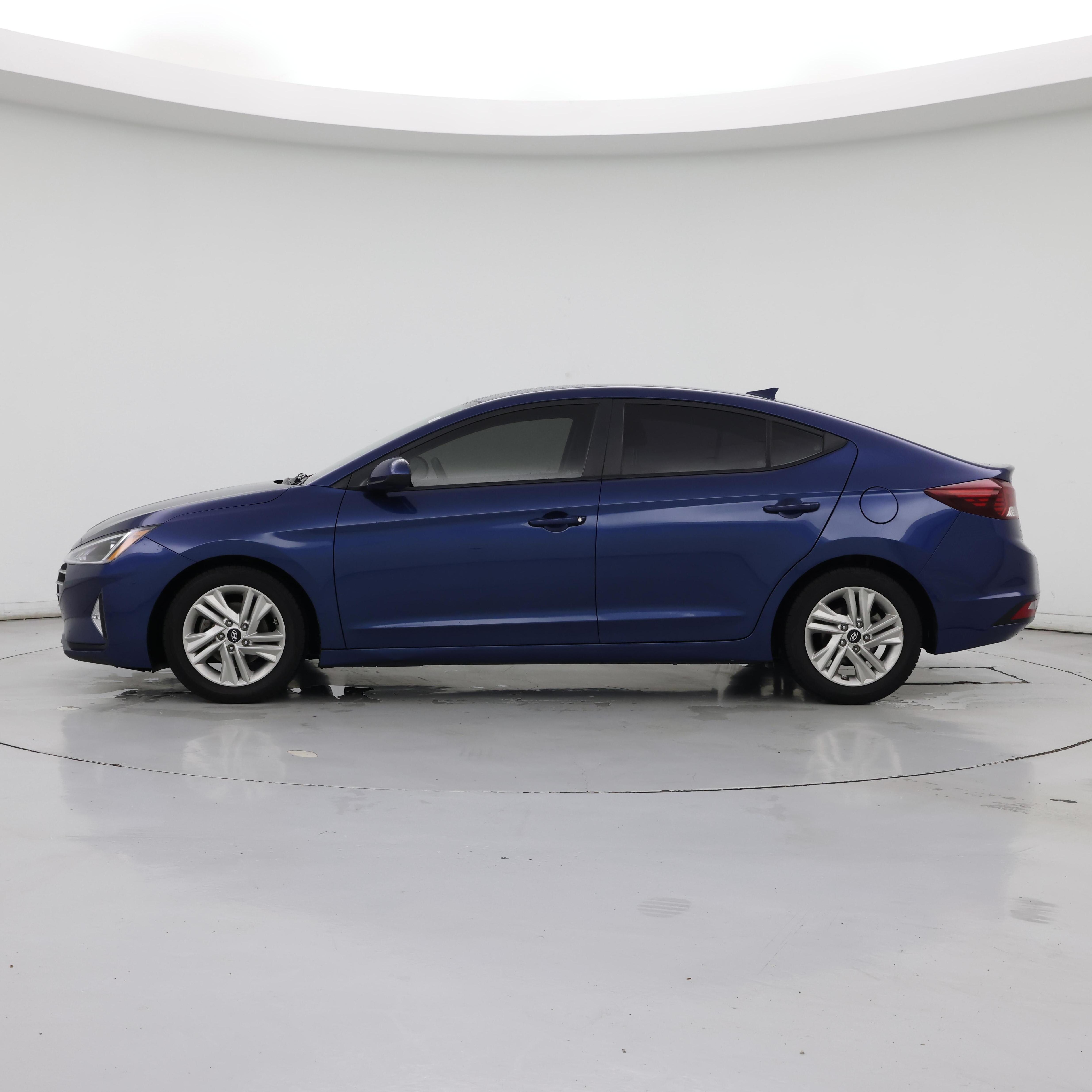 Thumbnail: 2019 Hyundai Elantra - 3