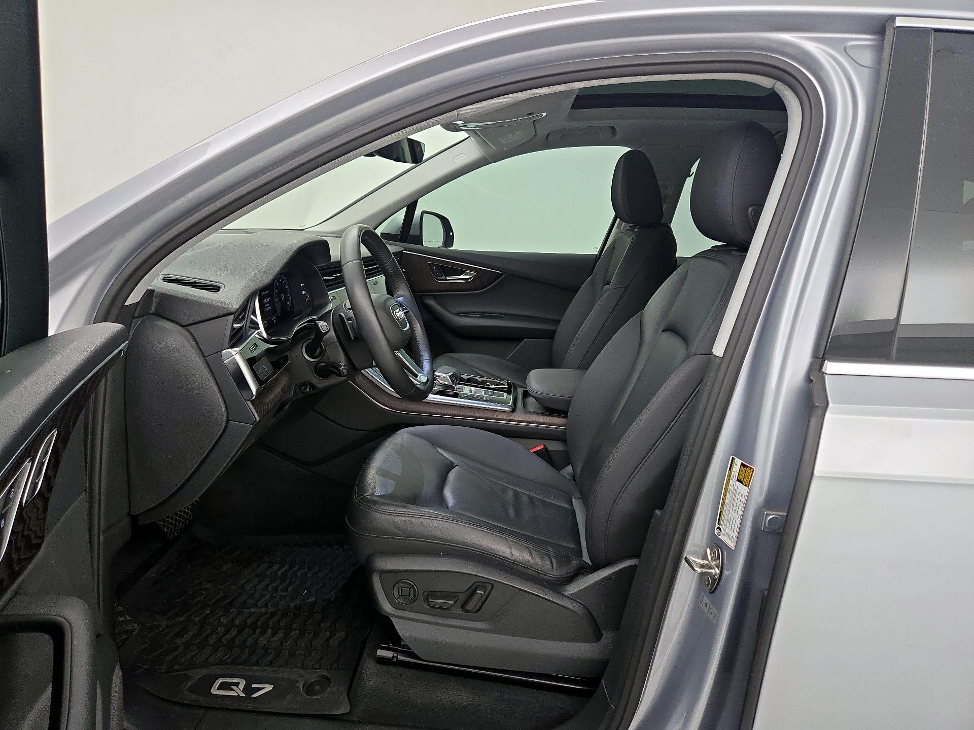 Thumbnail: 2020 Audi Q7 - 11