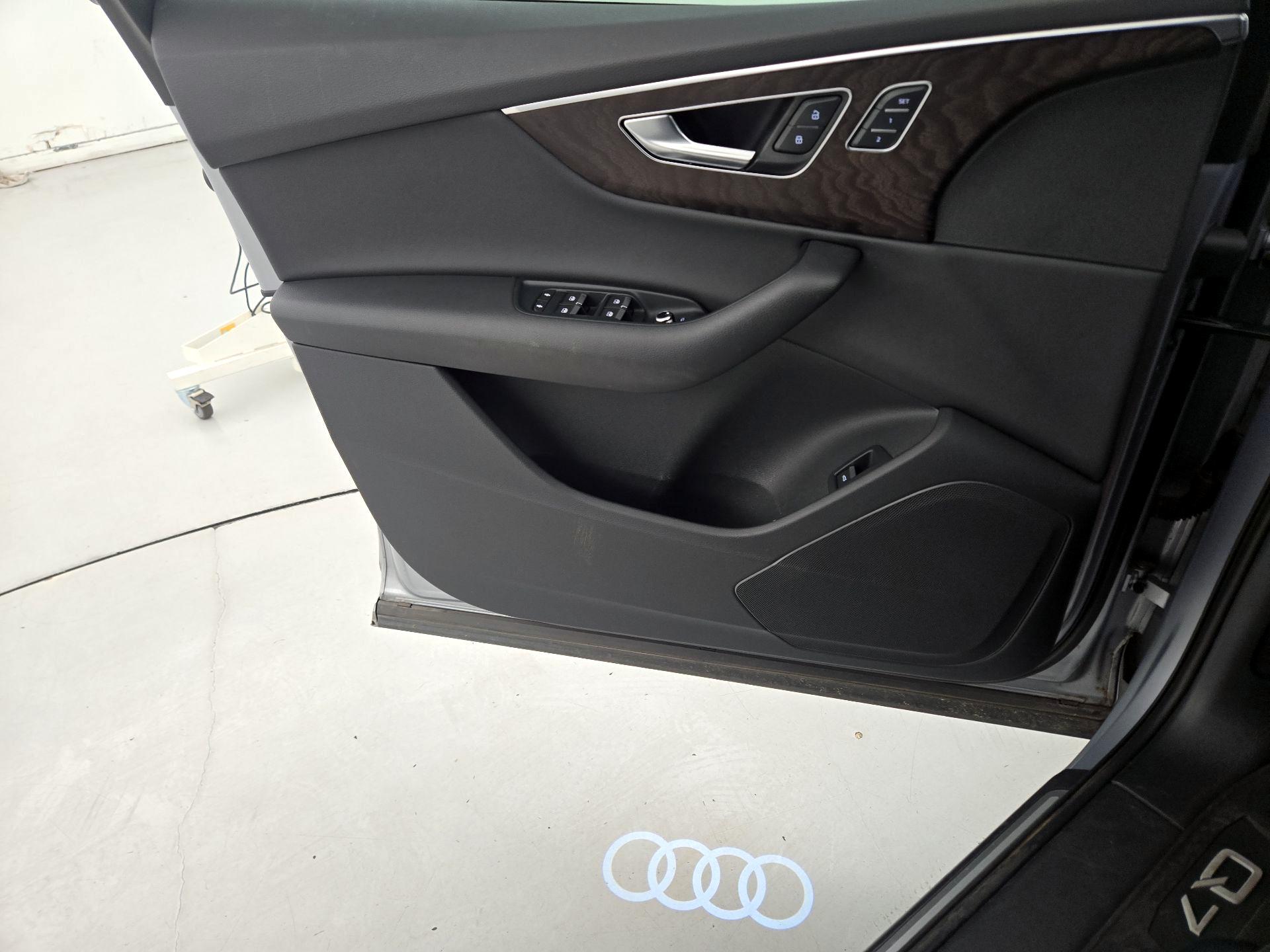 Thumbnail: 2020 Audi Q7 - 12