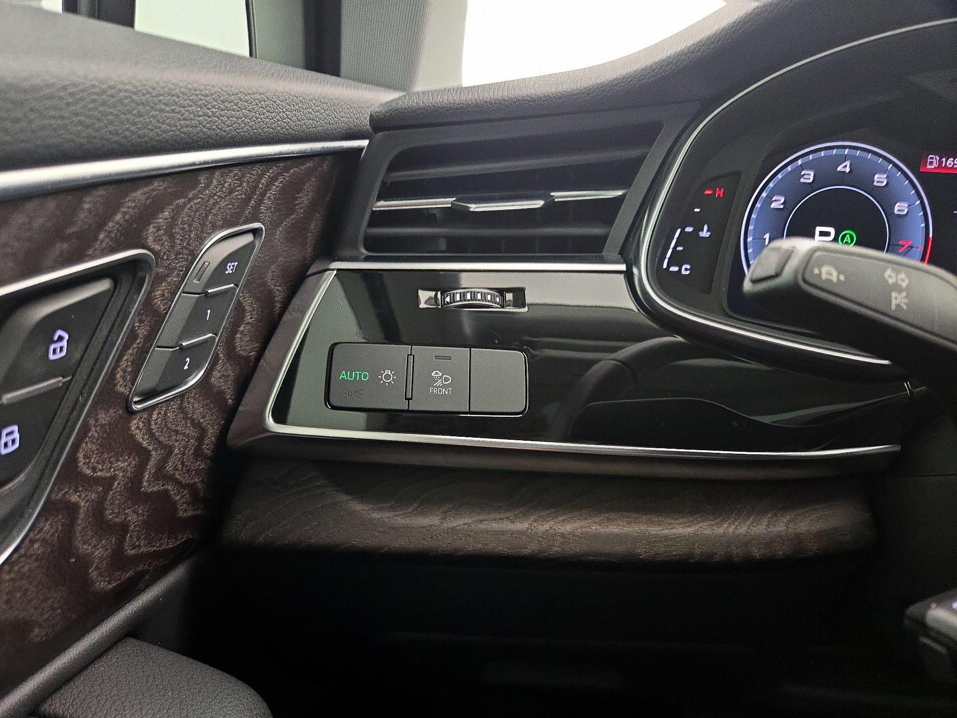 Thumbnail: 2020 Audi Q7 - 13