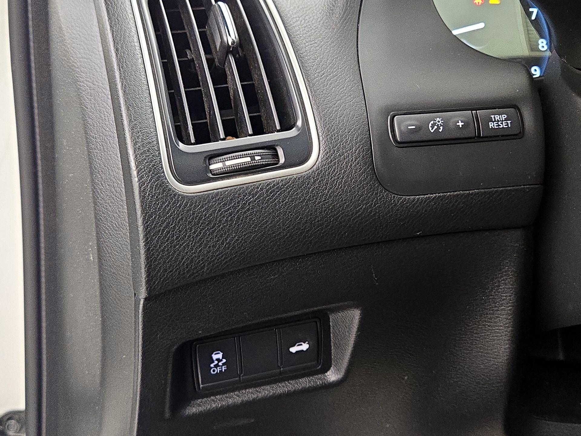 Thumbnail: 2020 INFINITI Q50 - 13