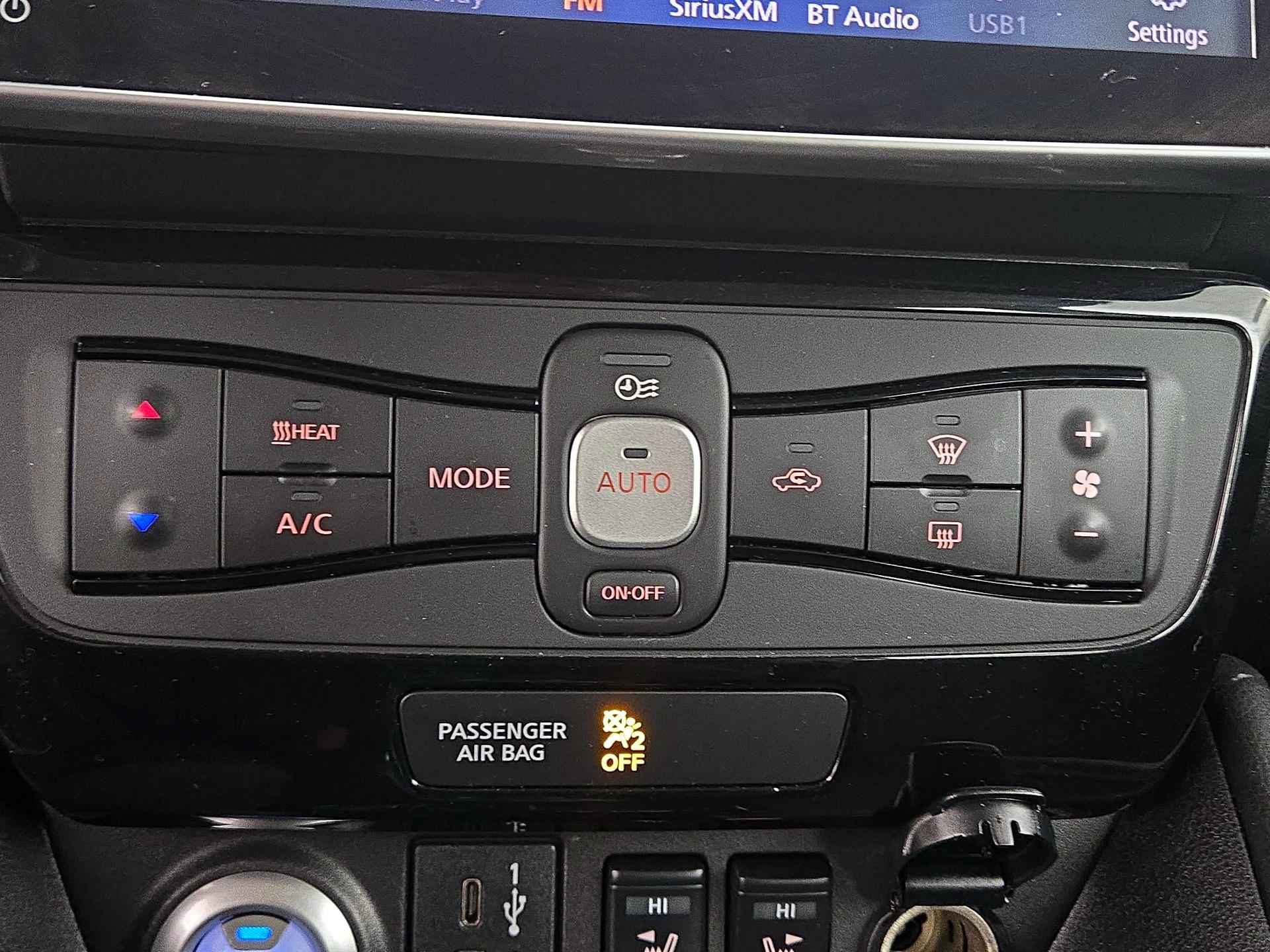 Thumbnail: 2021 Nissan Leaf - 17