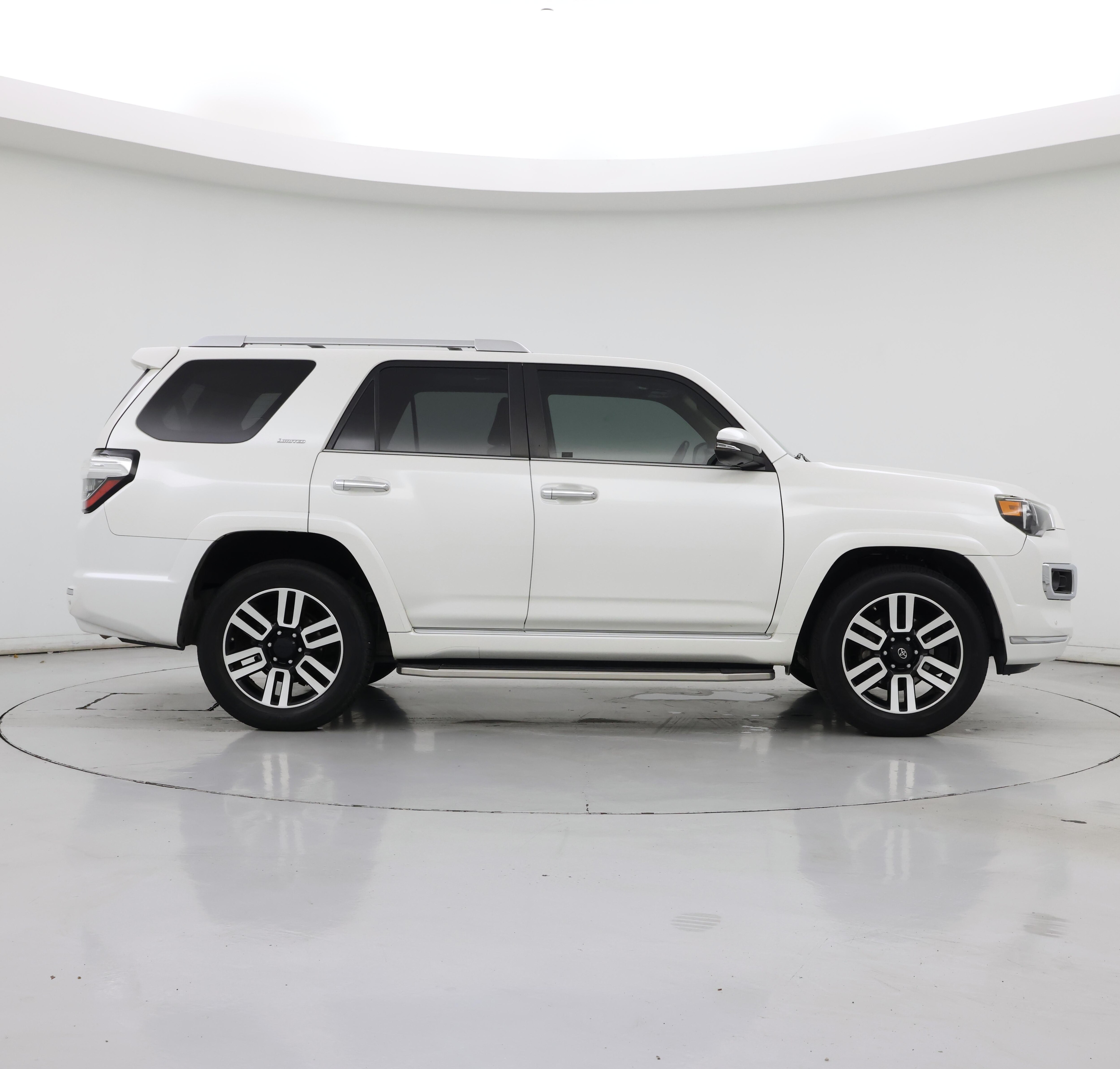 Thumbnail: 2016 Toyota 4Runner - 7