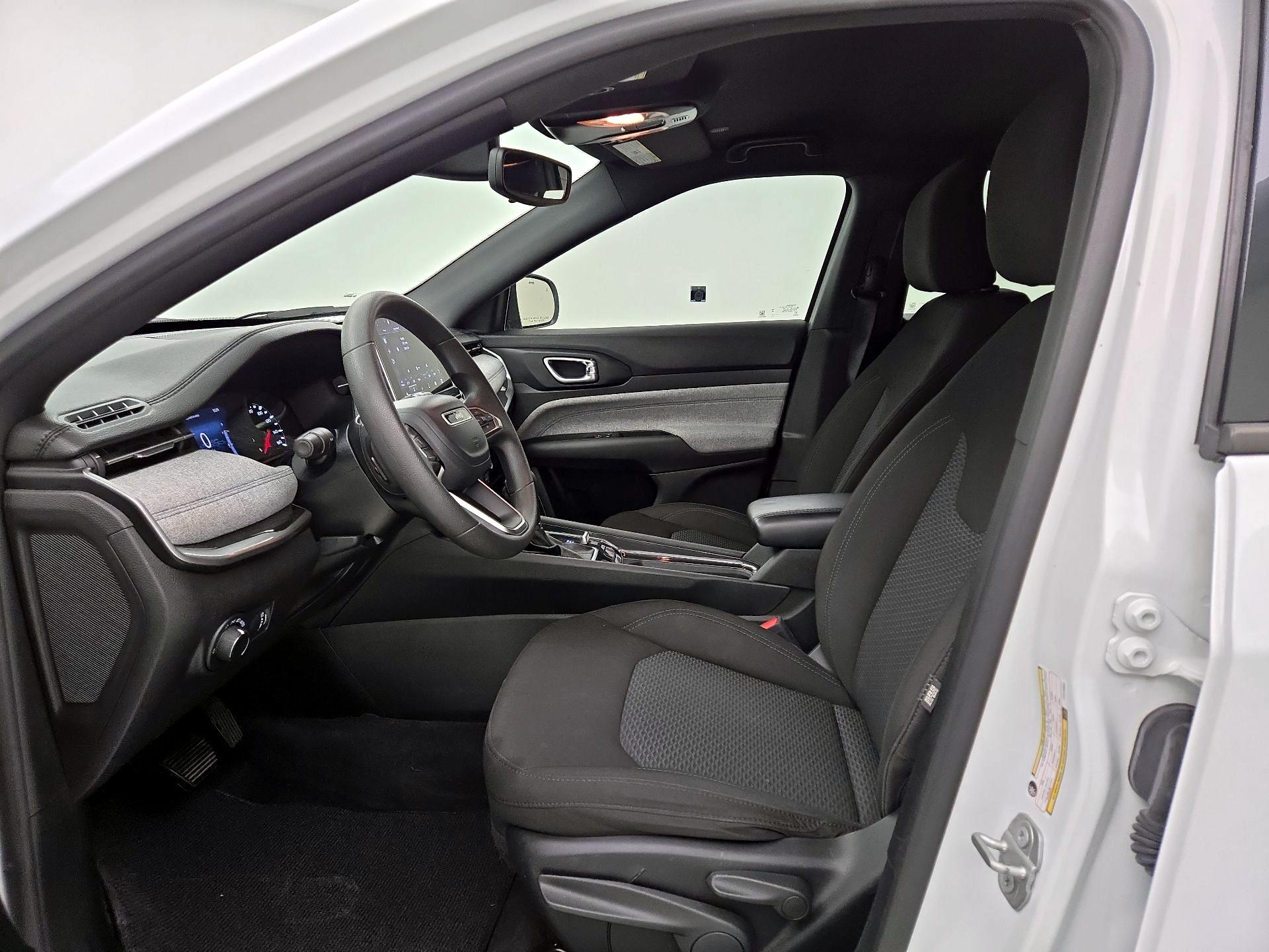 Thumbnail: 2023 Jeep Compass - 11