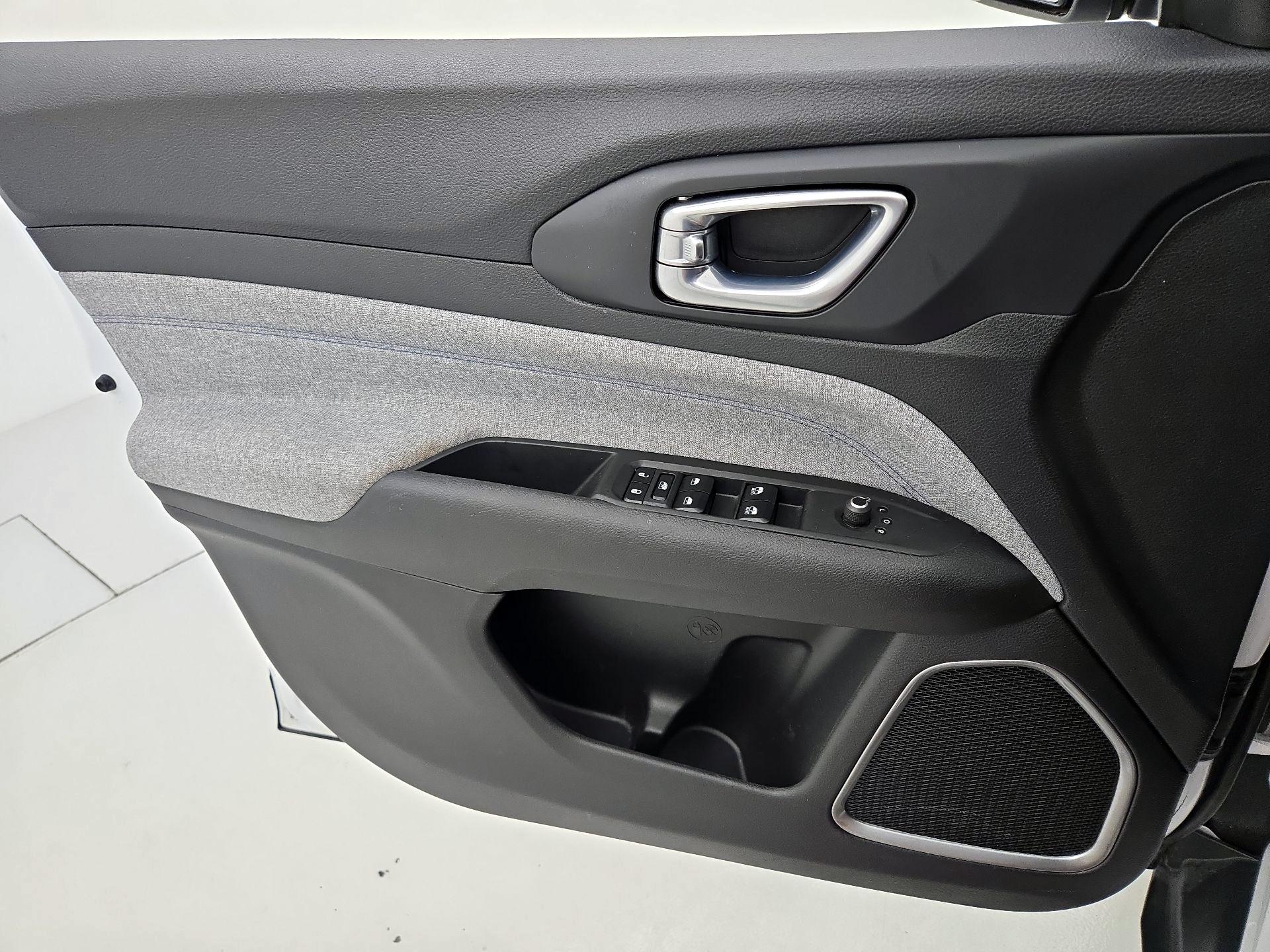 Thumbnail: 2023 Jeep Compass - 12