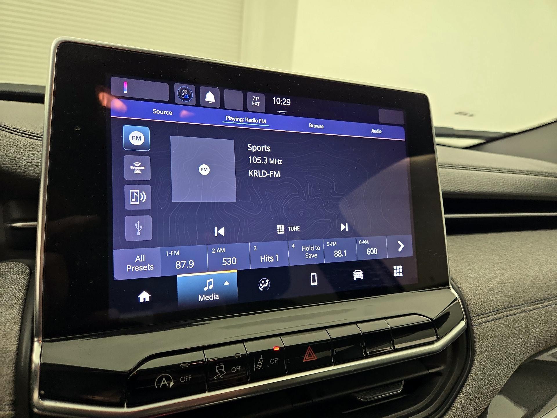 Thumbnail: 2023 Jeep Compass - 15