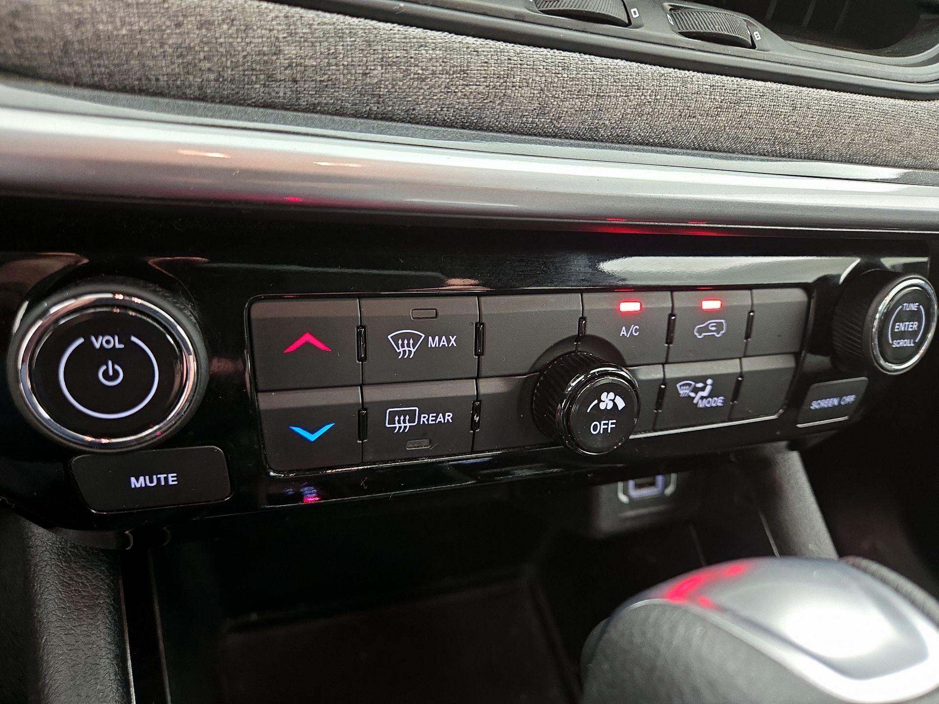 Thumbnail: 2023 Jeep Compass - 16