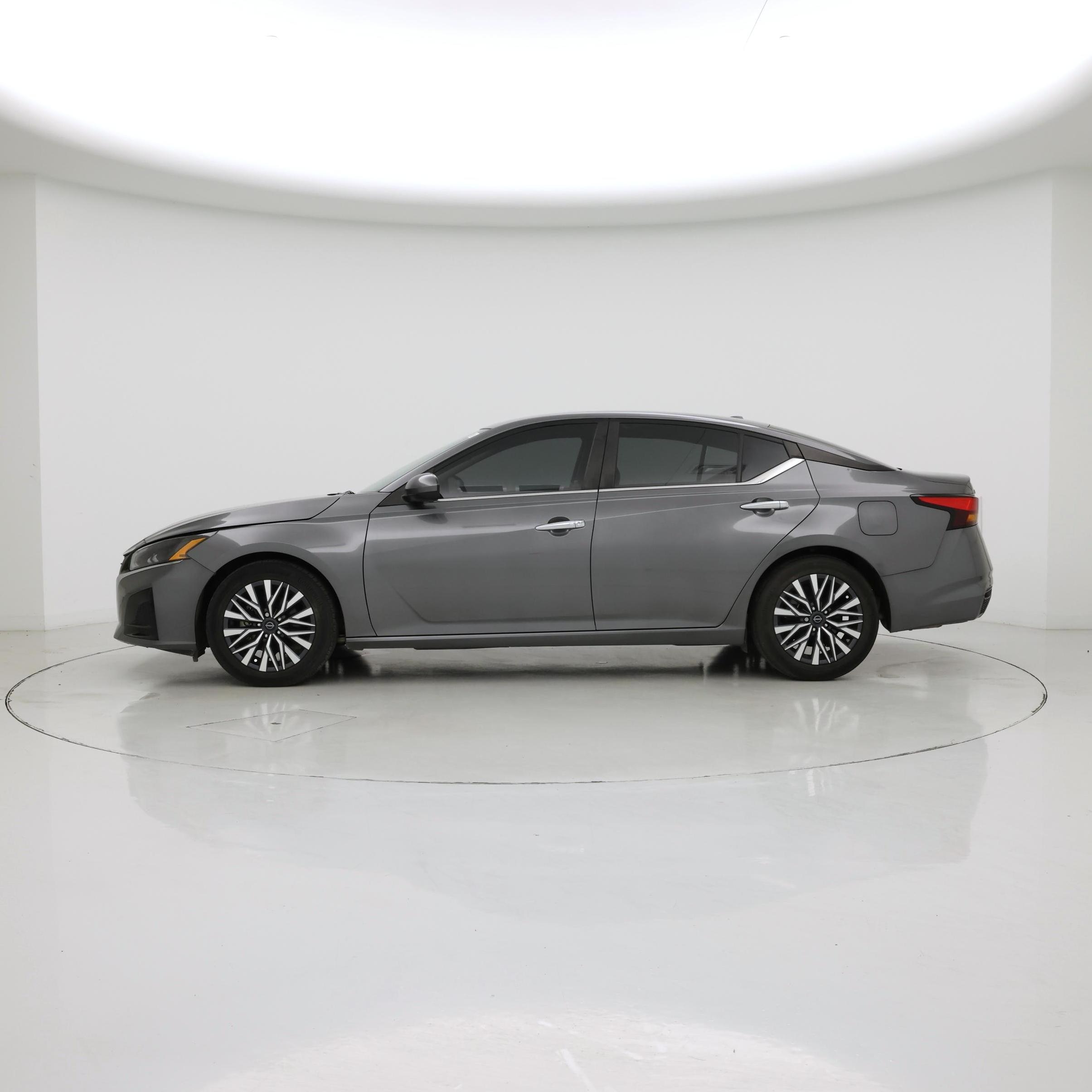 Thumbnail: 2023 Nissan Altima - 3