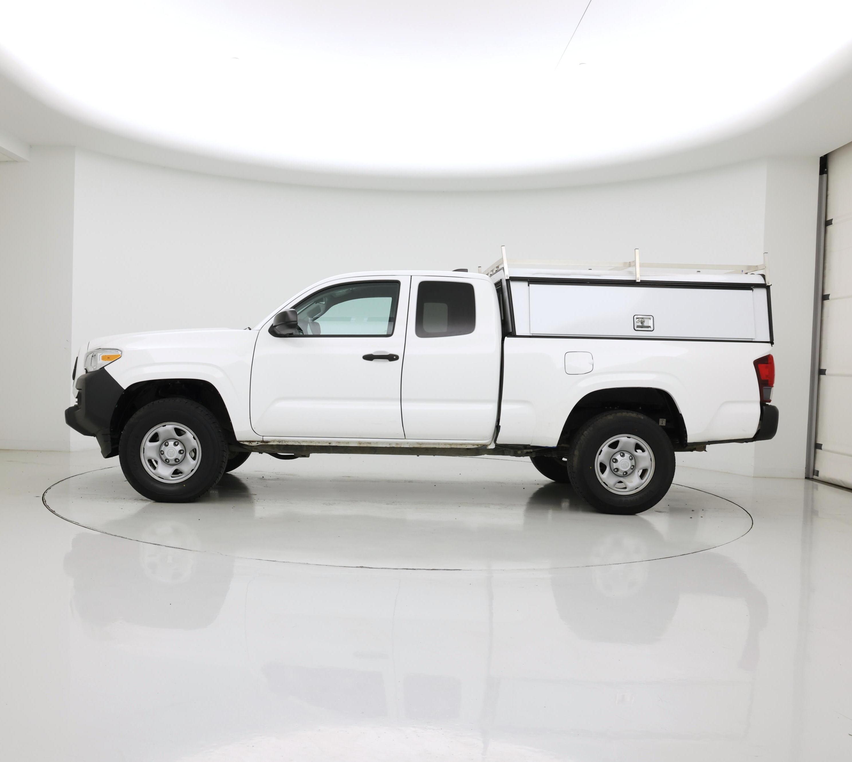 Thumbnail: 2022 Toyota Tacoma - 3