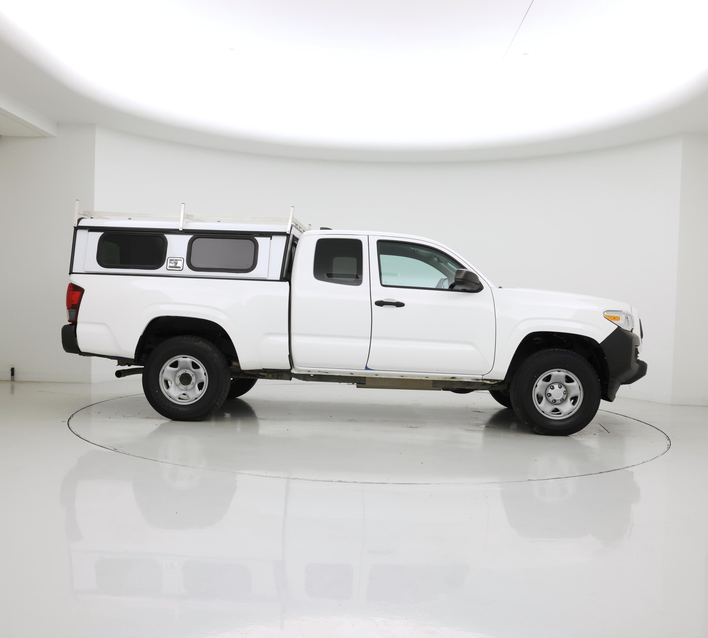 Thumbnail: 2022 Toyota Tacoma - 7