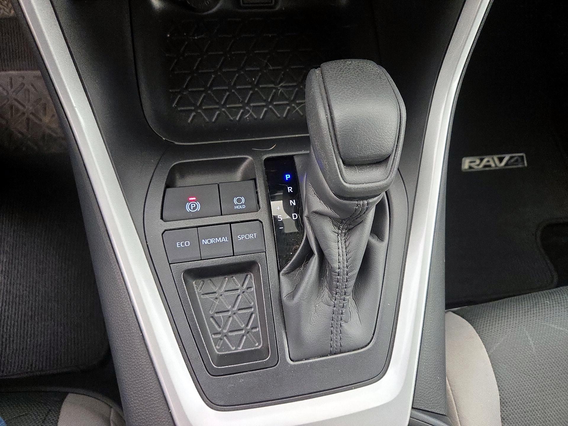 Thumbnail: 2025 Toyota RAV4 - 18