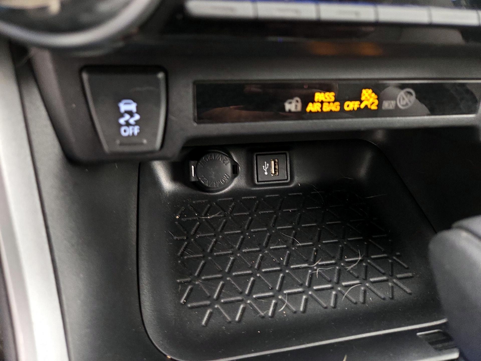 Thumbnail: 2025 Toyota RAV4 - 19