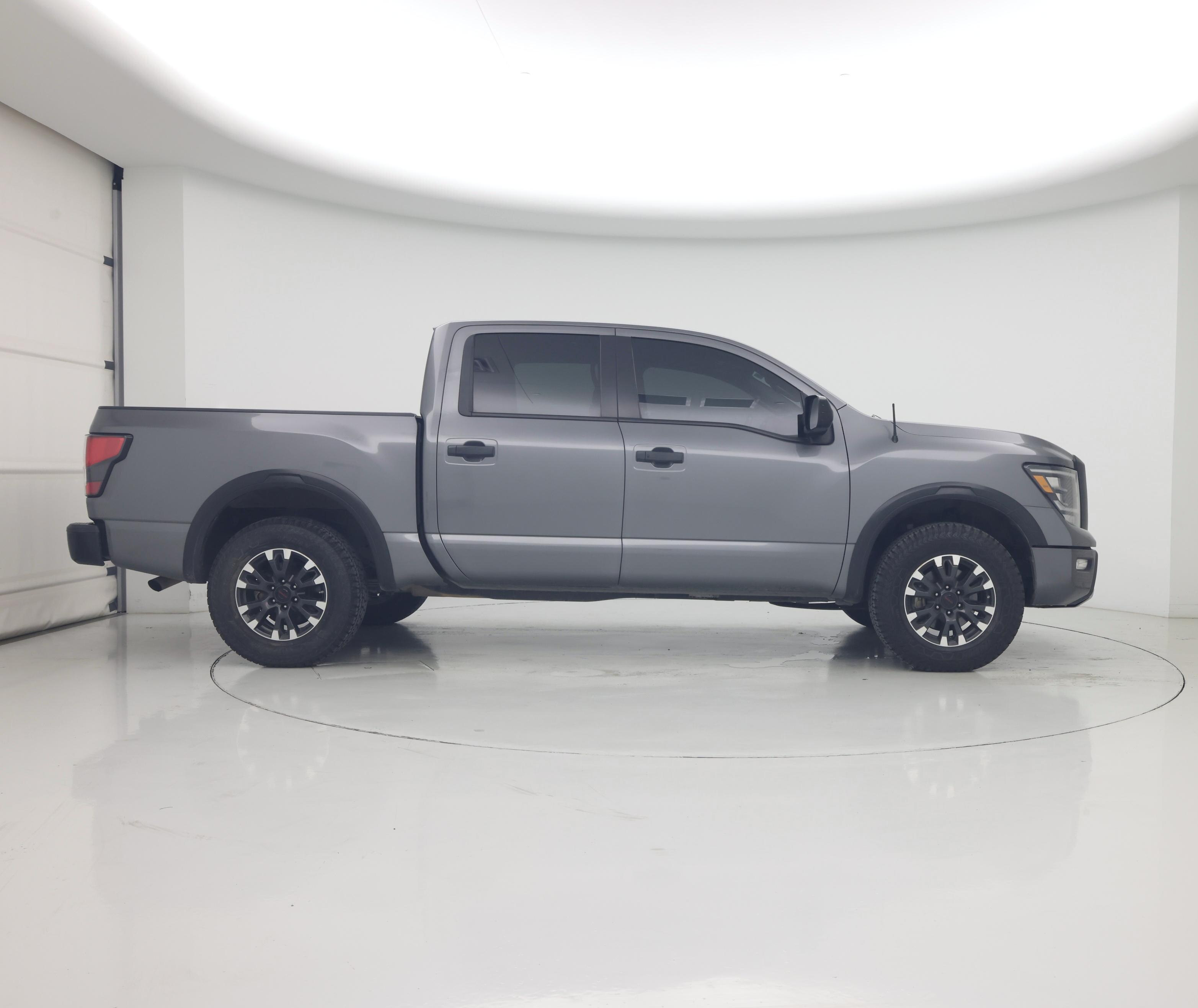 Thumbnail: 2021 Nissan Titan - 7