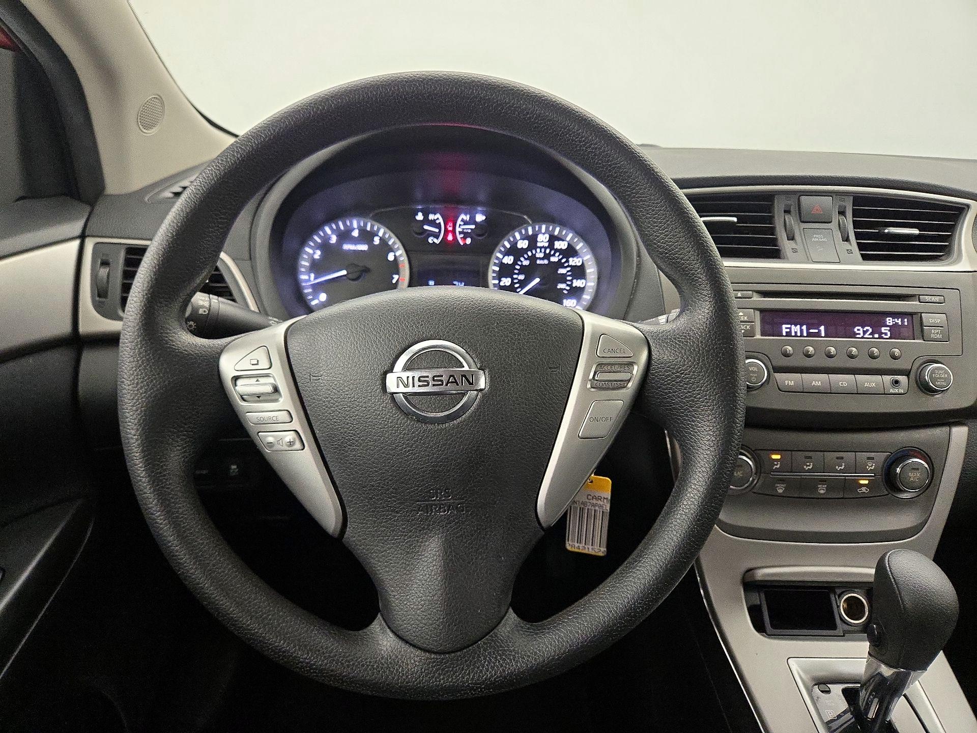 Thumbnail: 2014 Nissan Sentra - 10