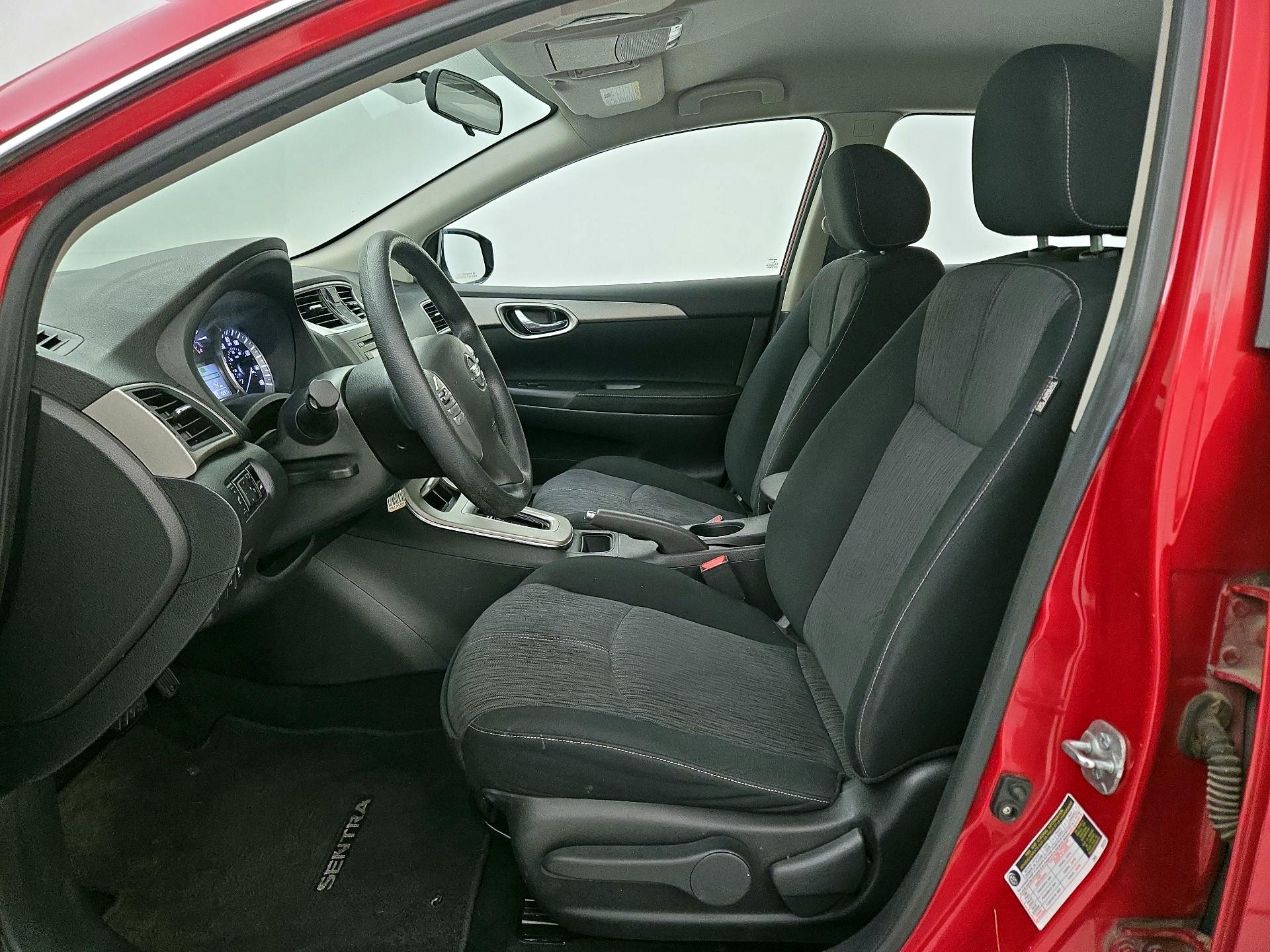 Thumbnail: 2014 Nissan Sentra - 11