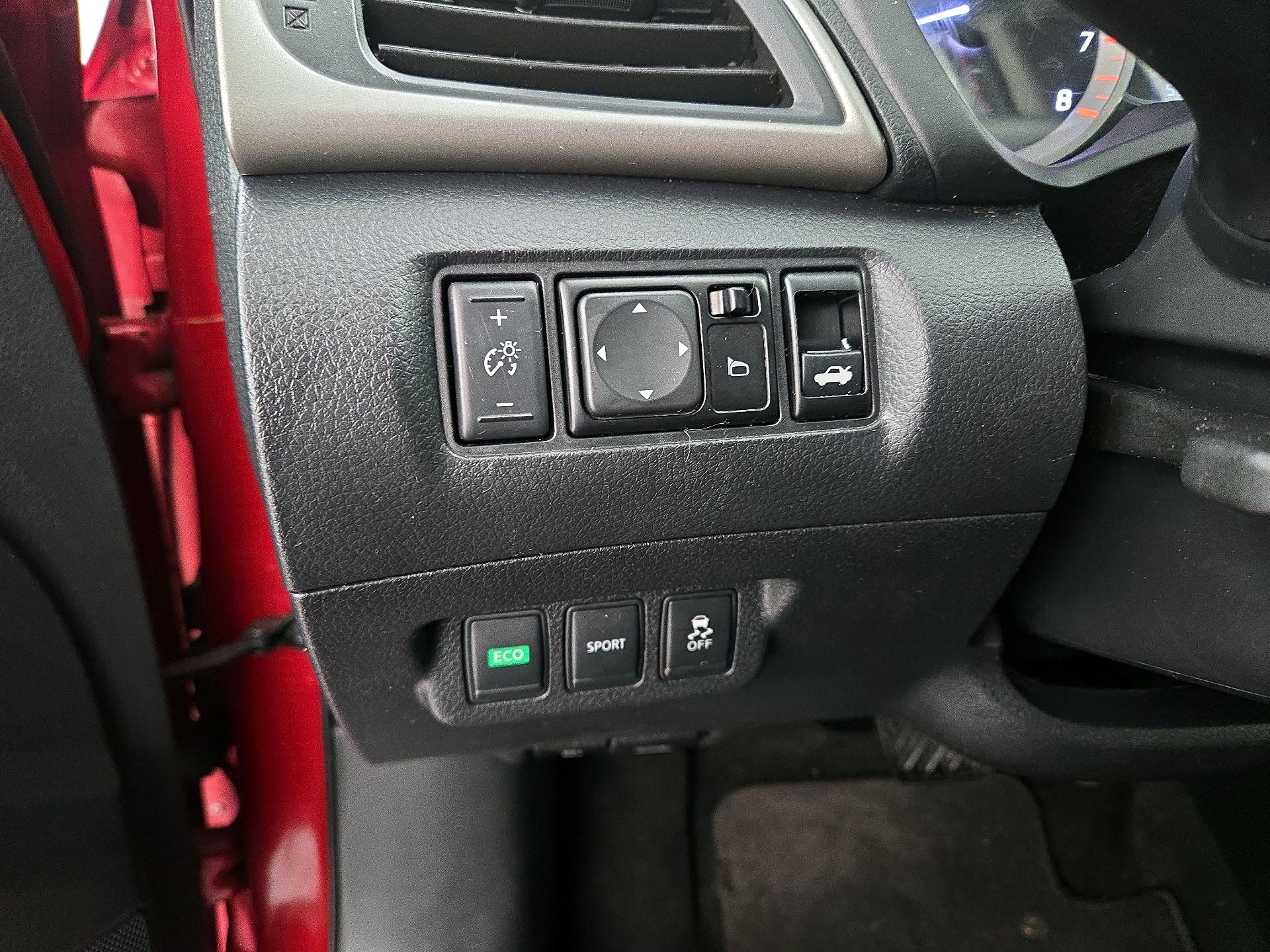 Thumbnail: 2014 Nissan Sentra - 13