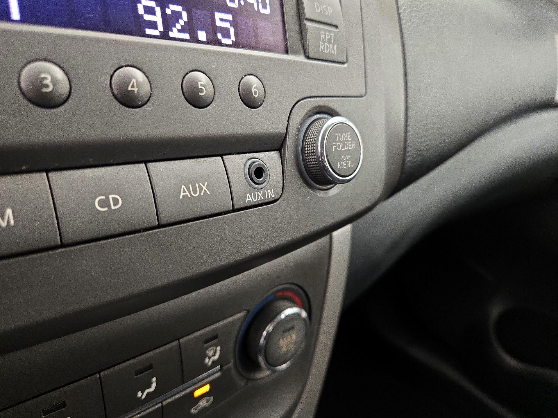 Thumbnail: 2014 Nissan Sentra - 17