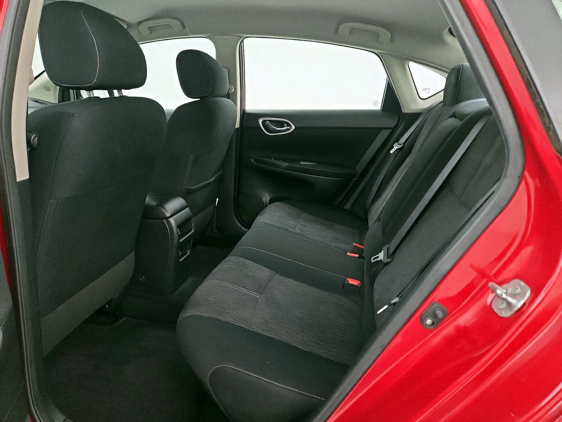 Thumbnail: 2014 Nissan Sentra - 18