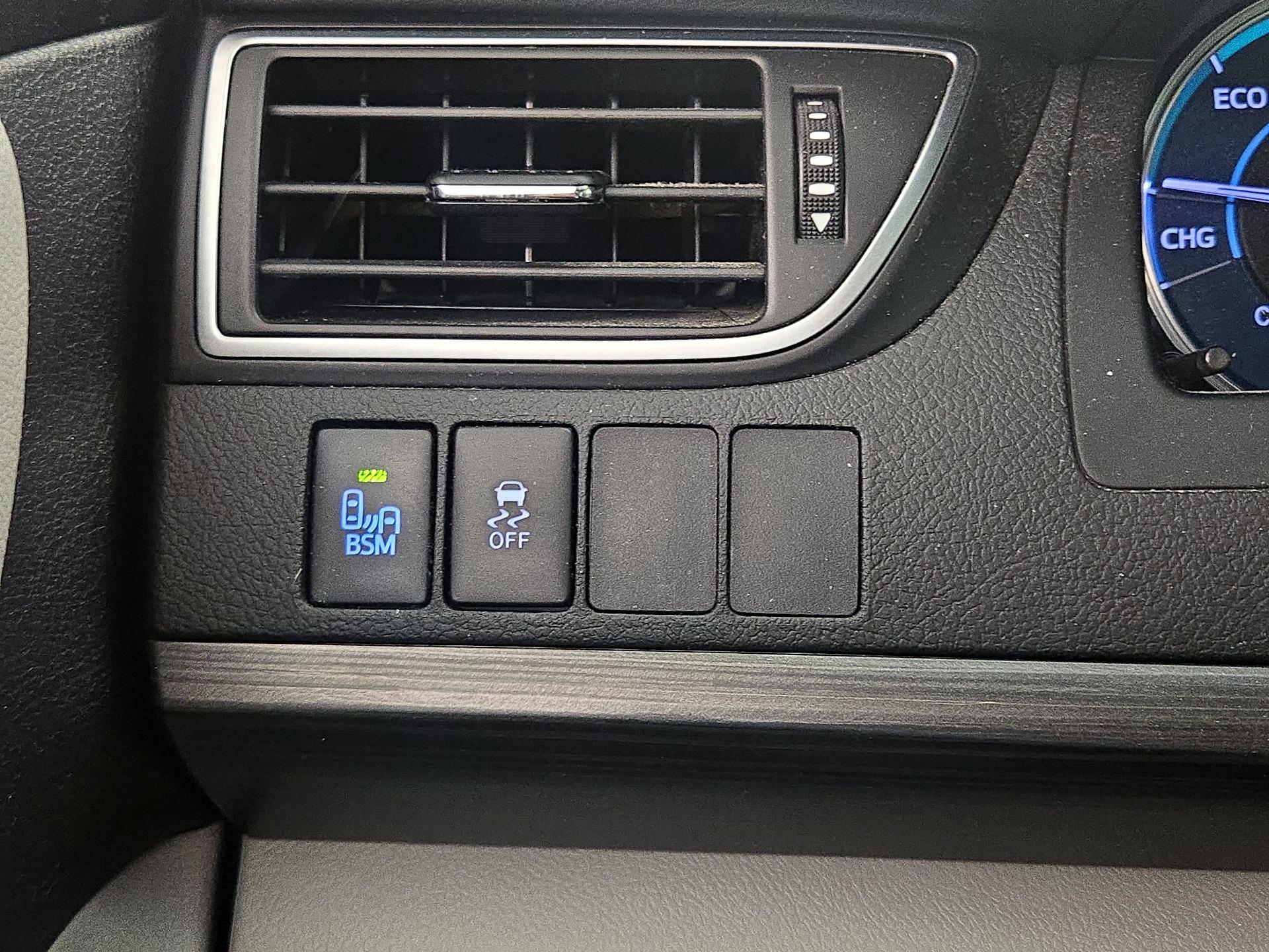 Thumbnail: 2015 Toyota Camry - 13