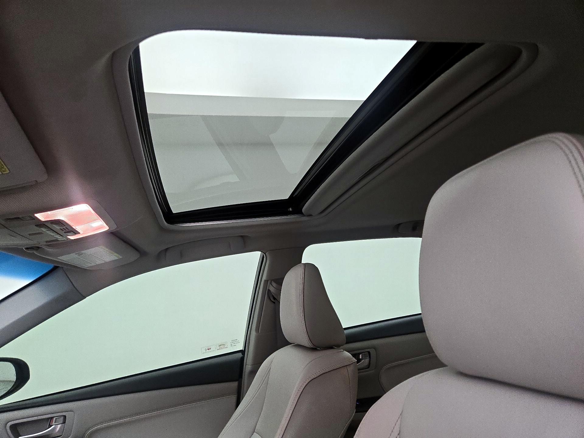 Thumbnail: 2015 Toyota Camry - 19