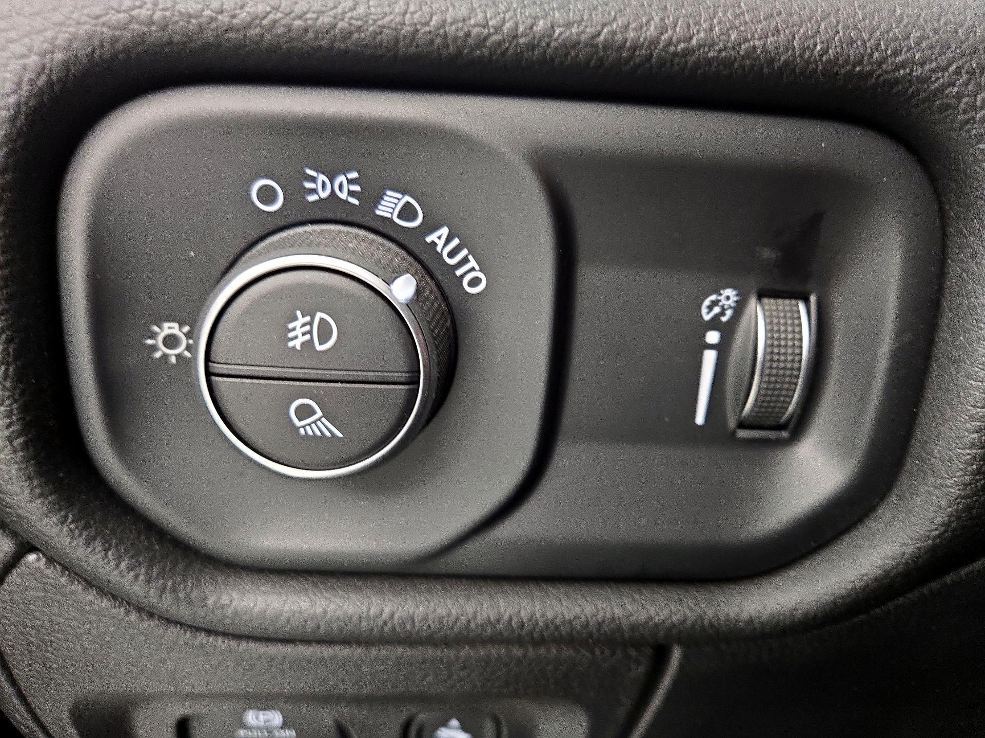 Thumbnail: 2025 RAM 1500 - 13