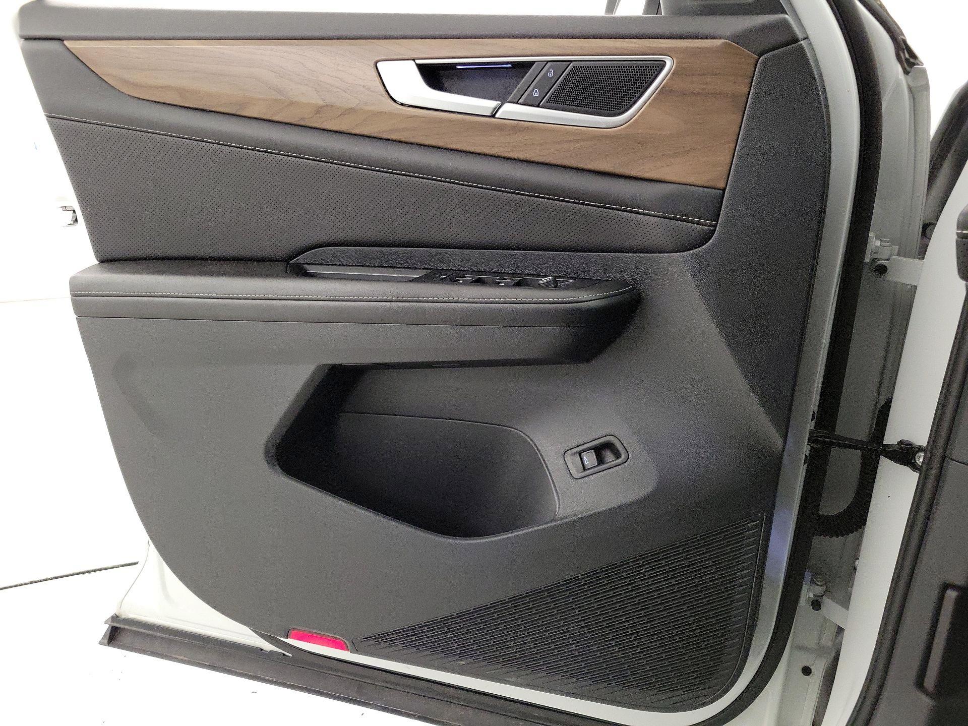 Thumbnail: 2024 Volkswagen Atlas - 12