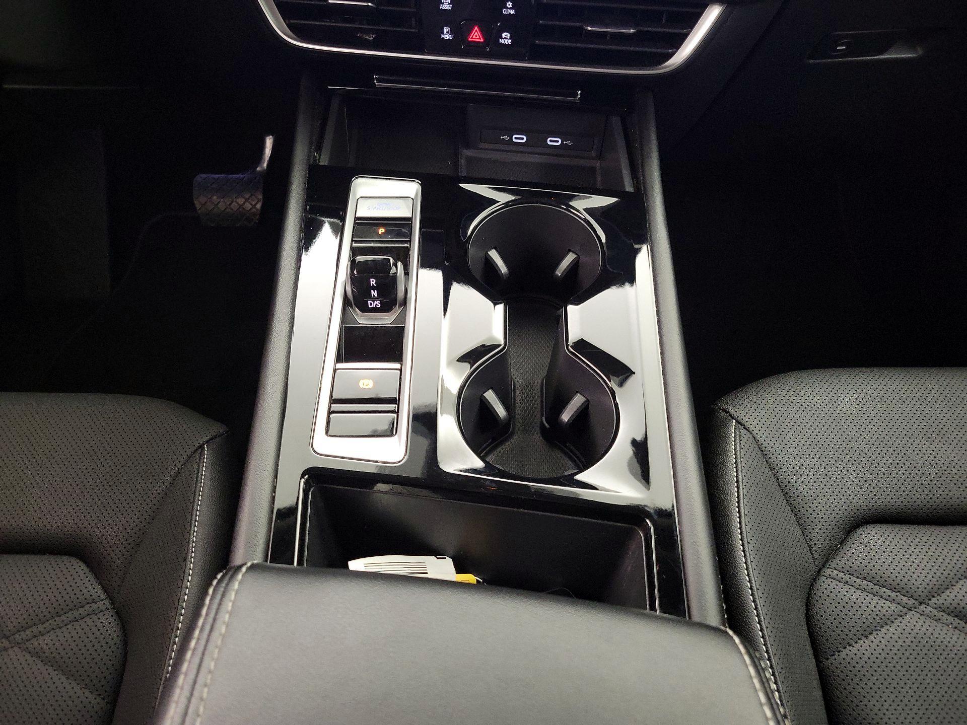 Thumbnail: 2024 Volkswagen Atlas - 17