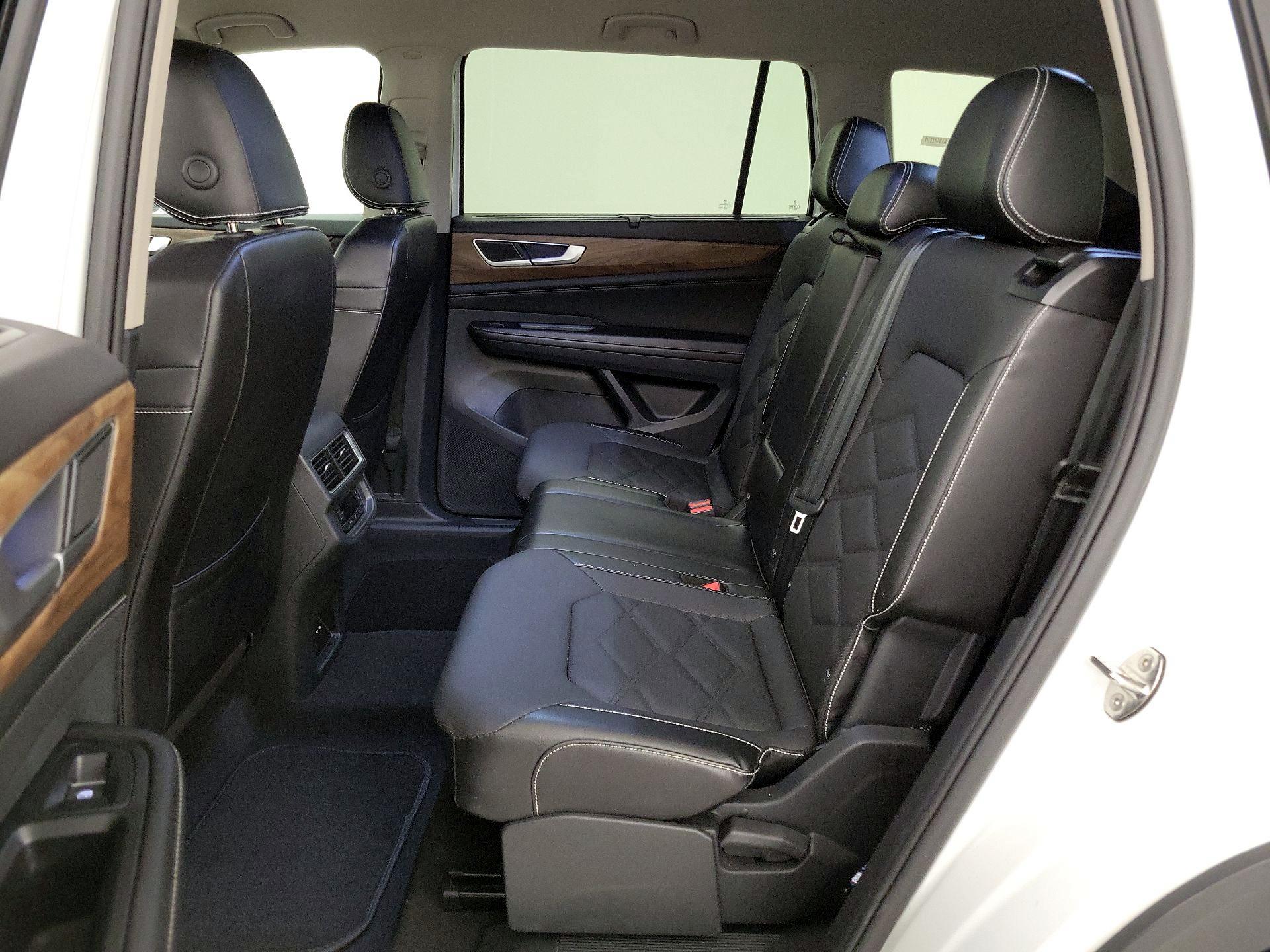 Thumbnail: 2024 Volkswagen Atlas - 18