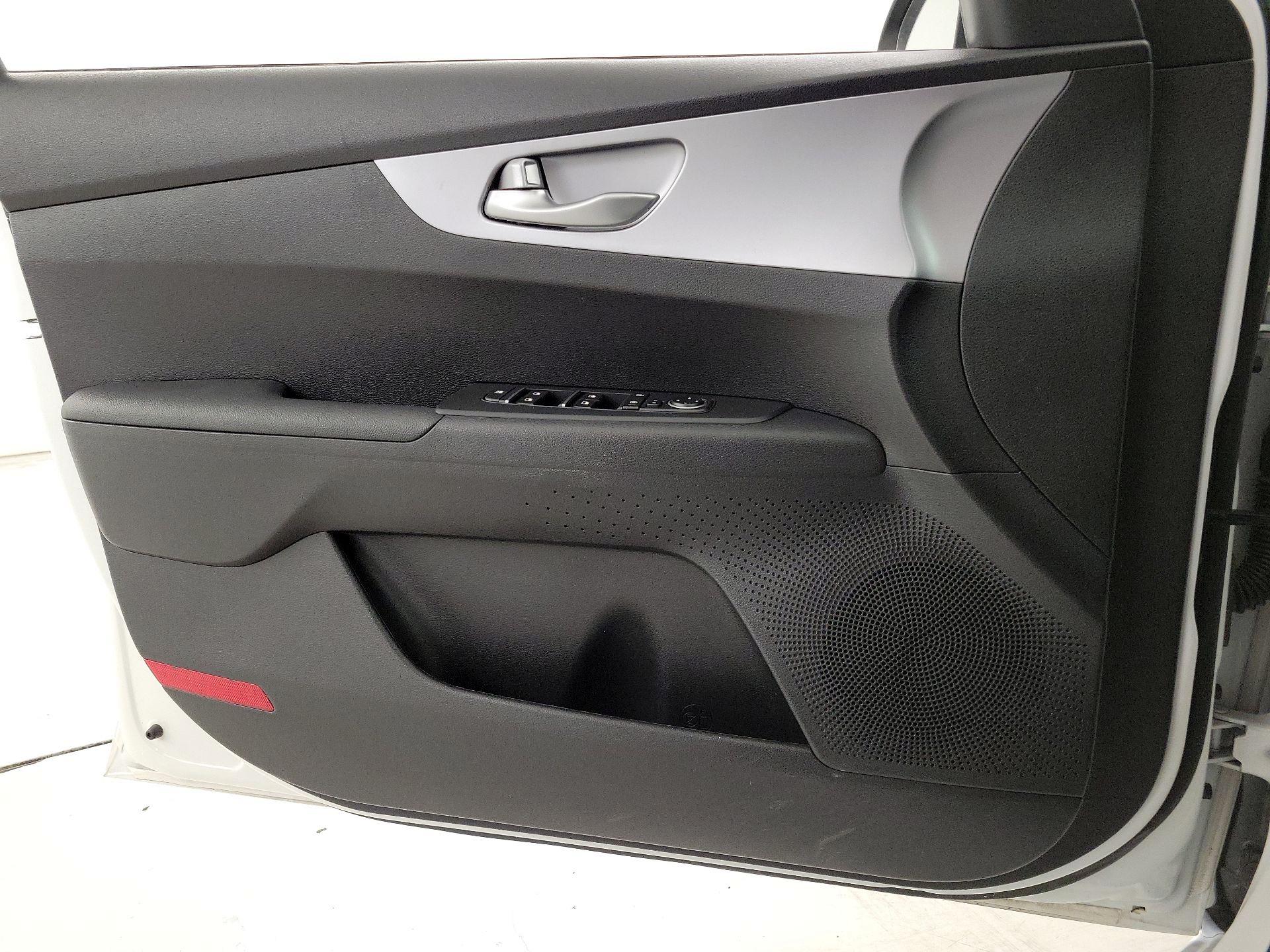 Thumbnail: 2023 Kia Forte - 12