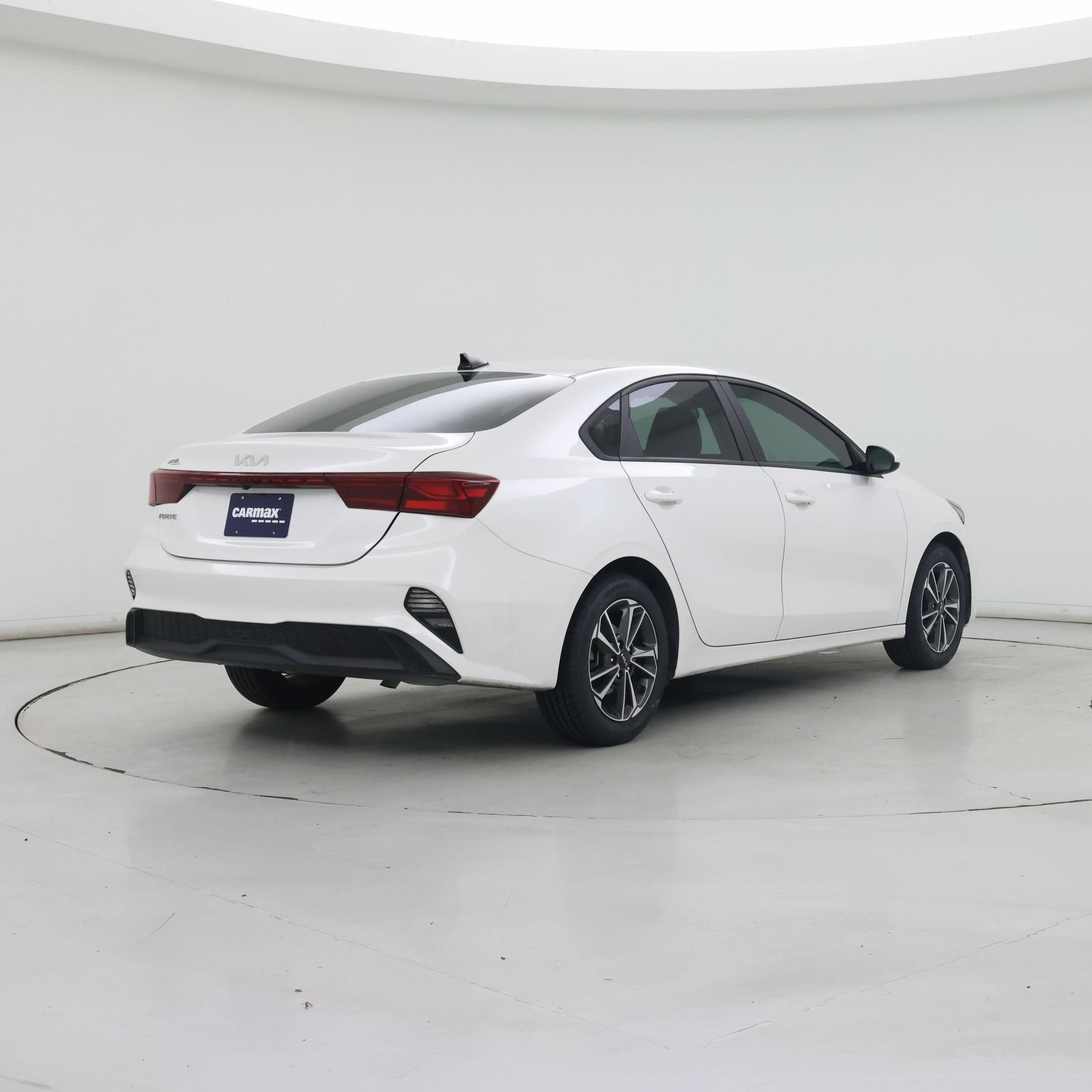 Thumbnail: 2023 Kia Forte - 8