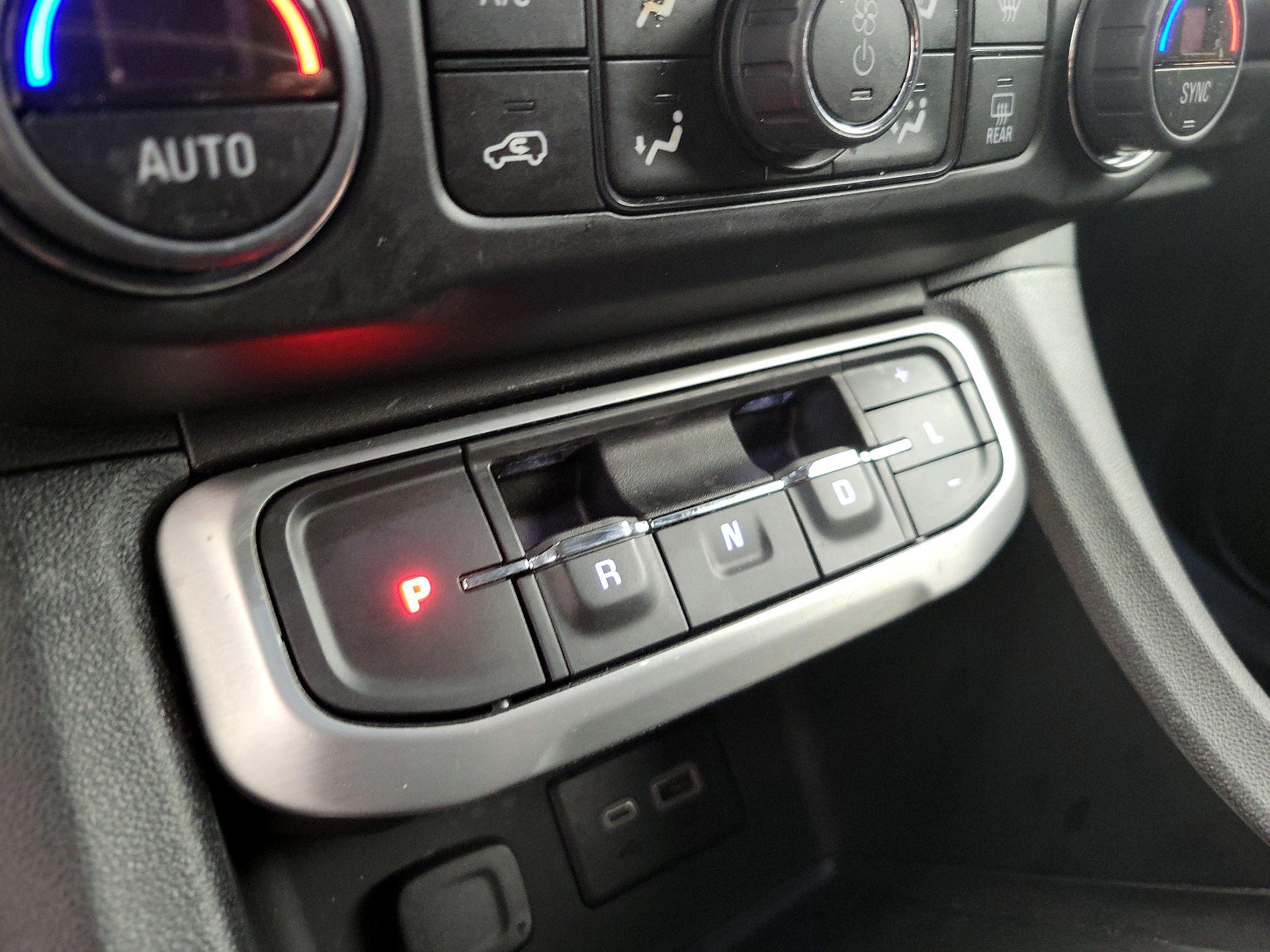 Thumbnail: 2023 GMC Acadia - 17
