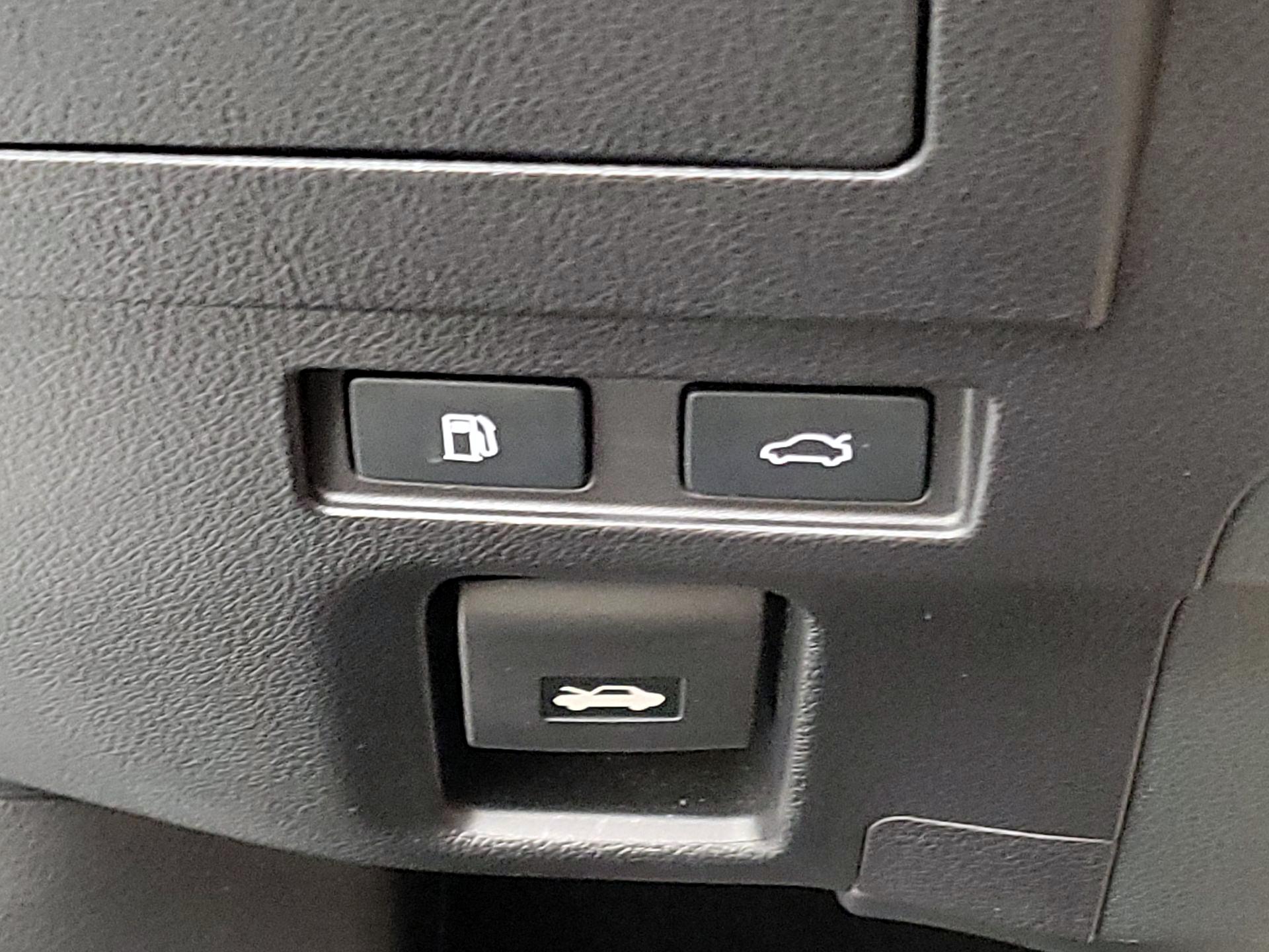 Thumbnail: 2022 Lexus ES - 13