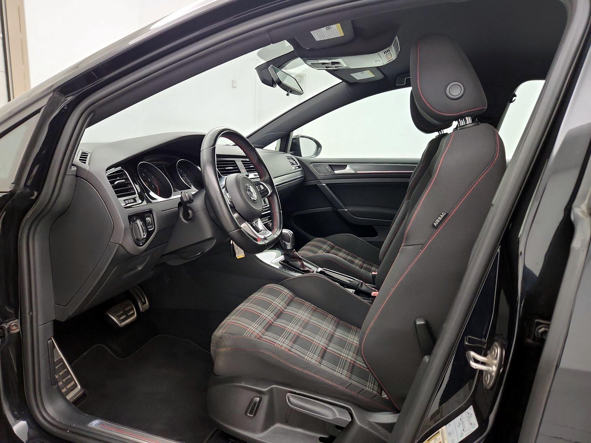 Thumbnail: 2020 Volkswagen Golf - 11