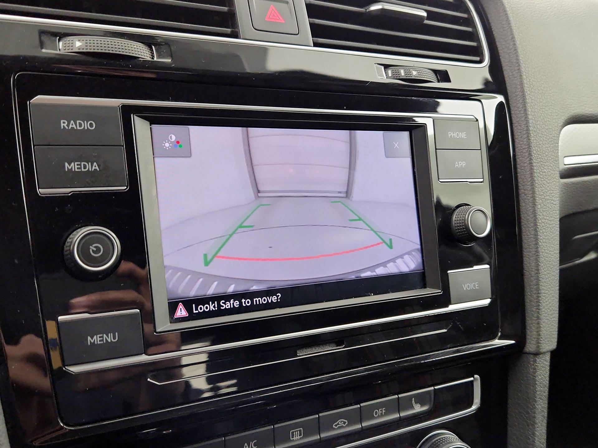 Thumbnail: 2020 Volkswagen Golf - 14