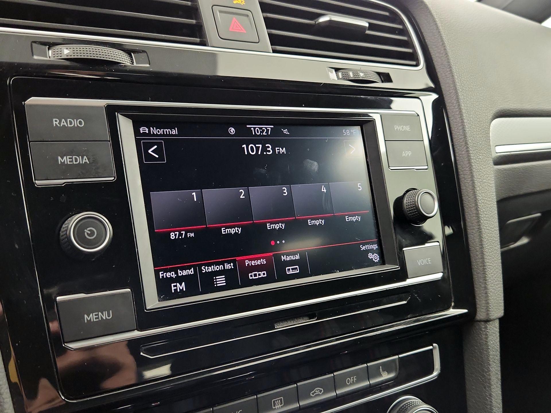 Thumbnail: 2020 Volkswagen Golf - 15