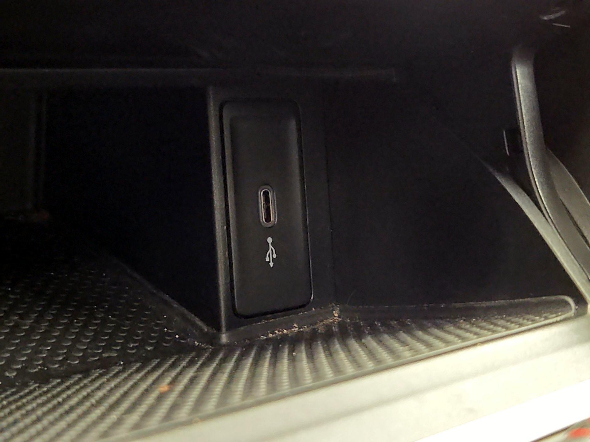 Thumbnail: 2020 Volkswagen Golf - 18