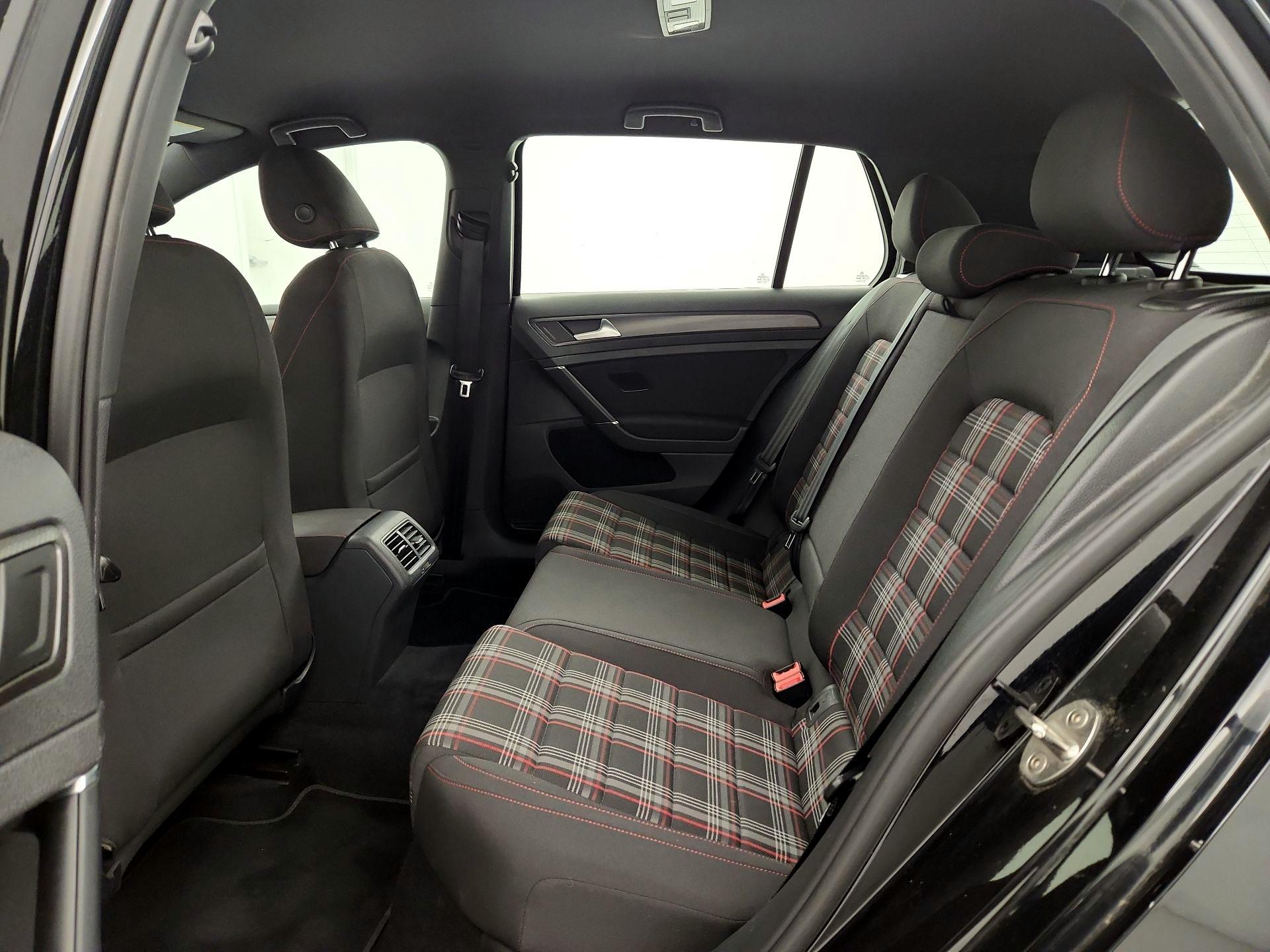 Thumbnail: 2020 Volkswagen Golf - 19