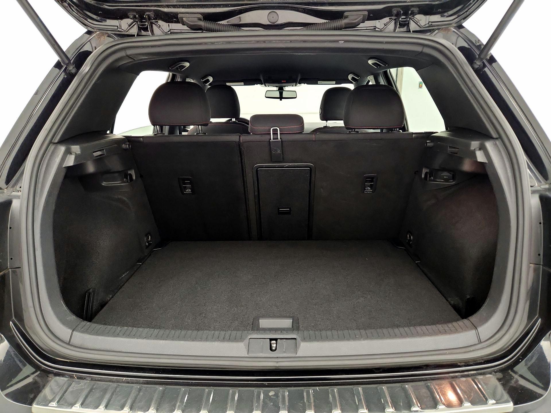 Thumbnail: 2020 Volkswagen Golf - 20