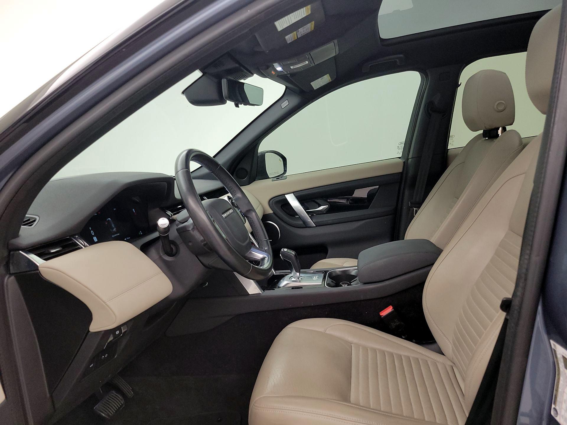 Thumbnail: 2020 Land Rover Discovery Sport - 11