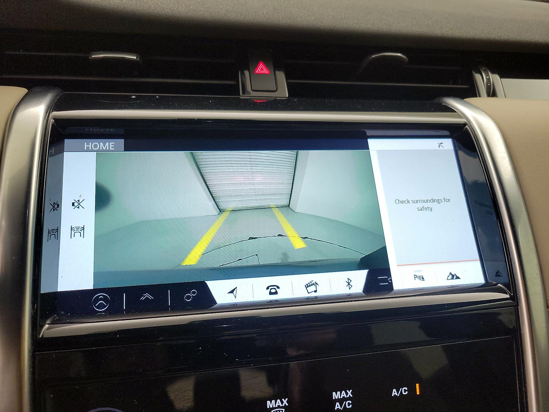 Thumbnail: 2020 Land Rover Discovery Sport - 15