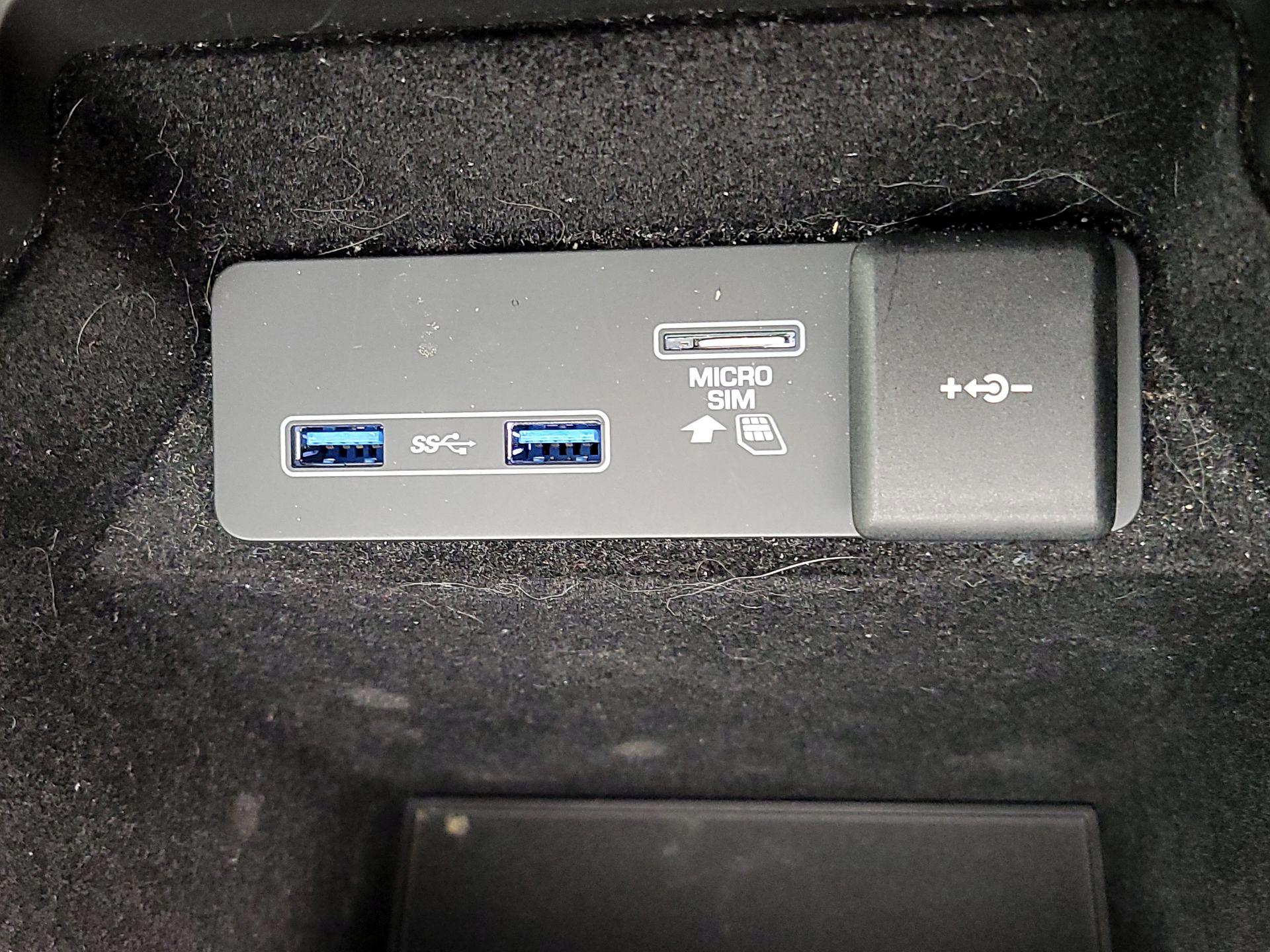 Thumbnail: 2020 Land Rover Discovery Sport - 19