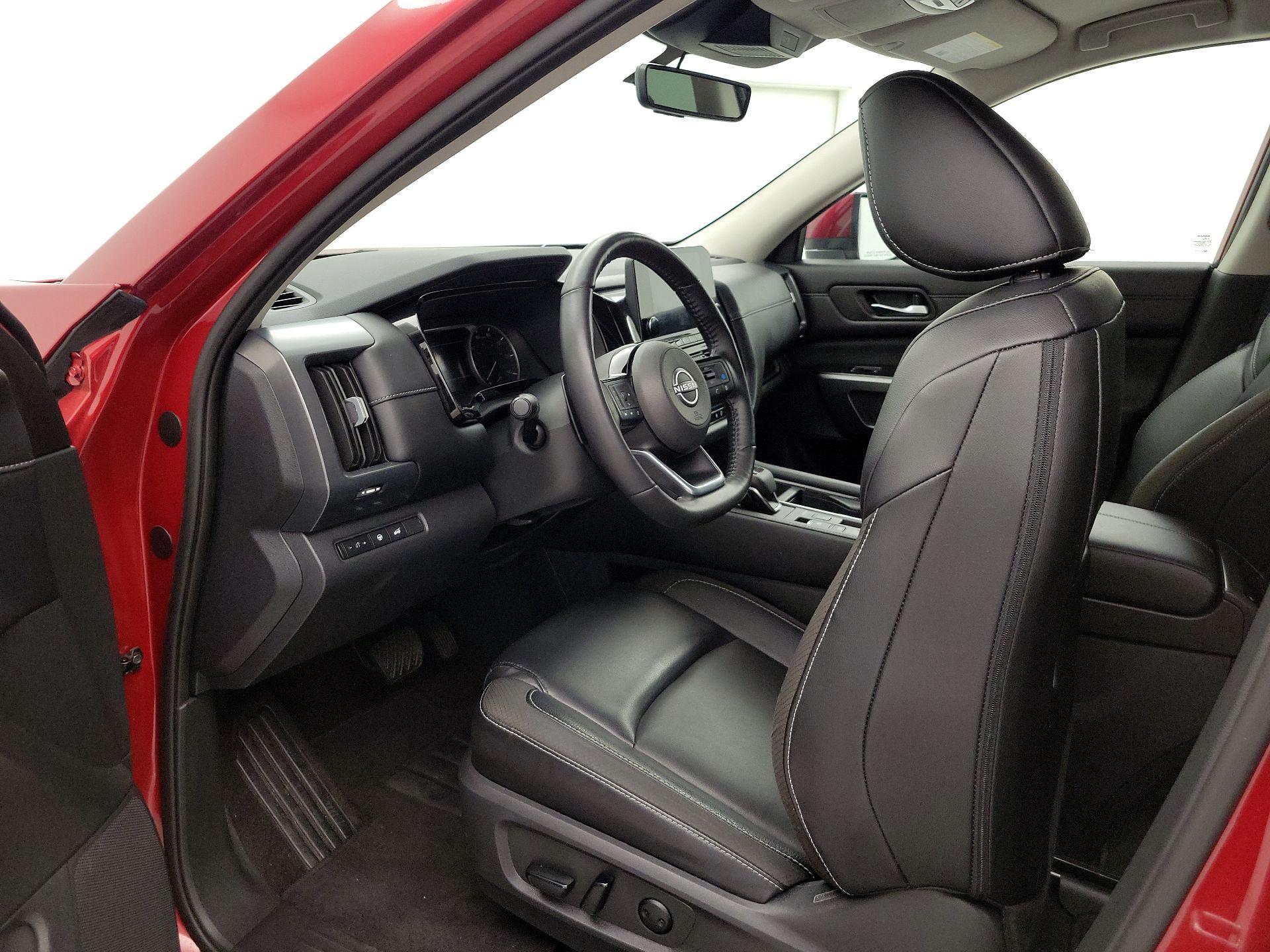 Thumbnail: 2023 Nissan Pathfinder - 11