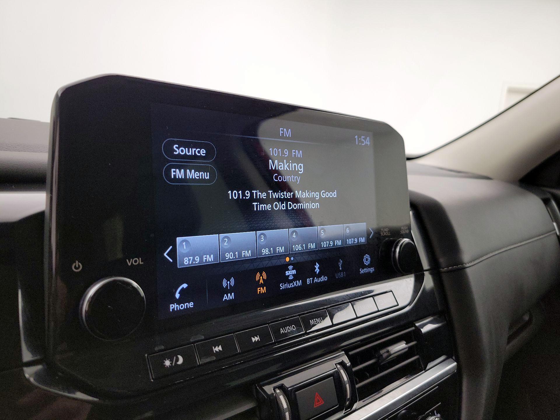 Thumbnail: 2023 Nissan Pathfinder - 16